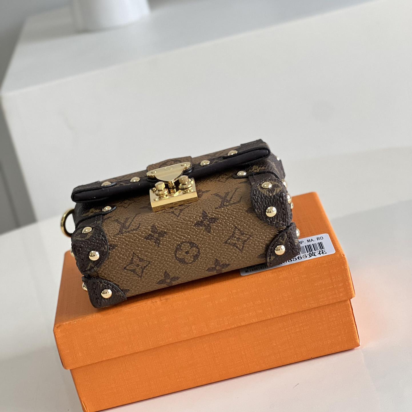 Louis Vuitton Essential Trunk 7,5 x 10,5 x 4 cm M68566<br>
 - EUR FASHION