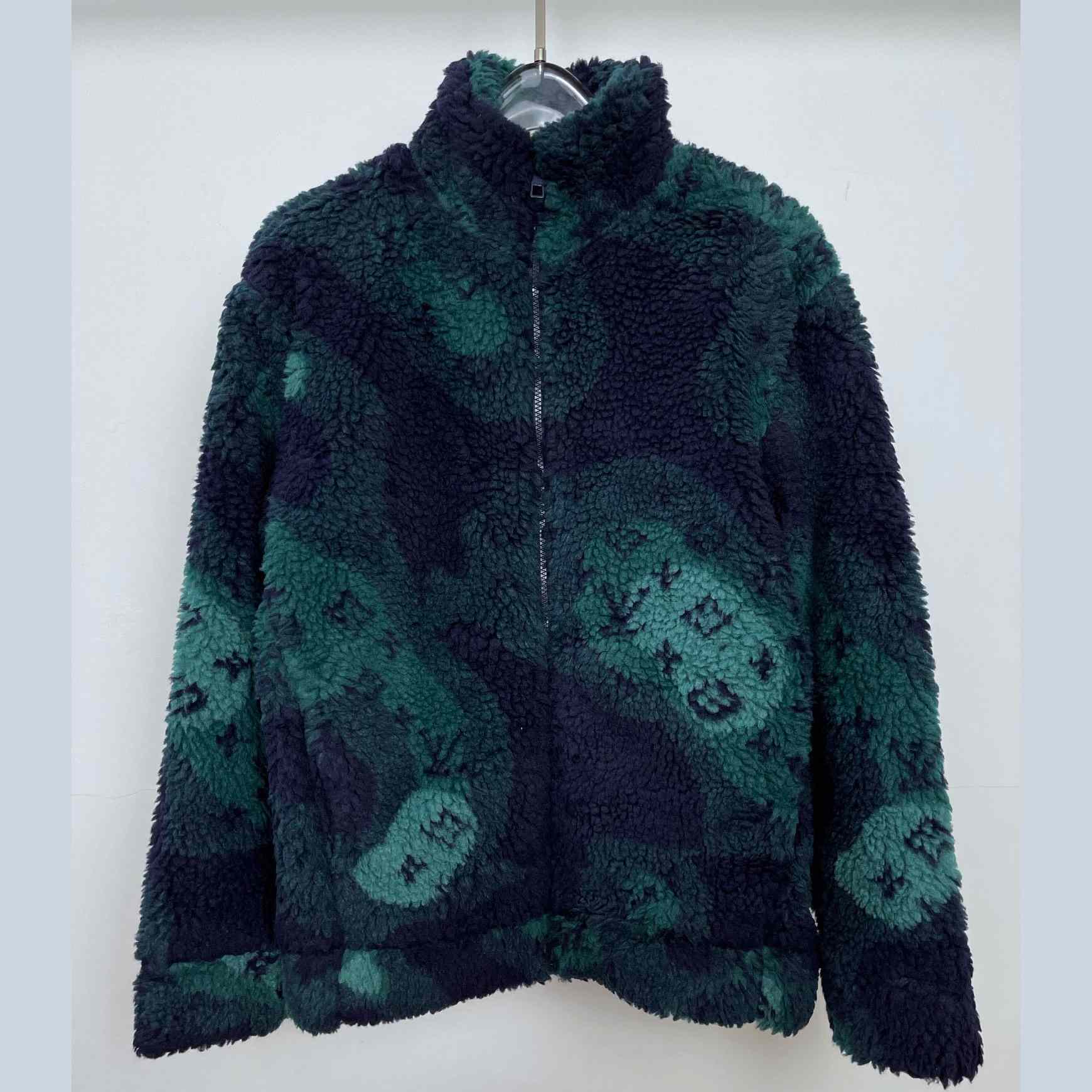 Louis Vuitton Monogram Camo Fleece Blouson 1AATYR<br>
 - EUR FASHION