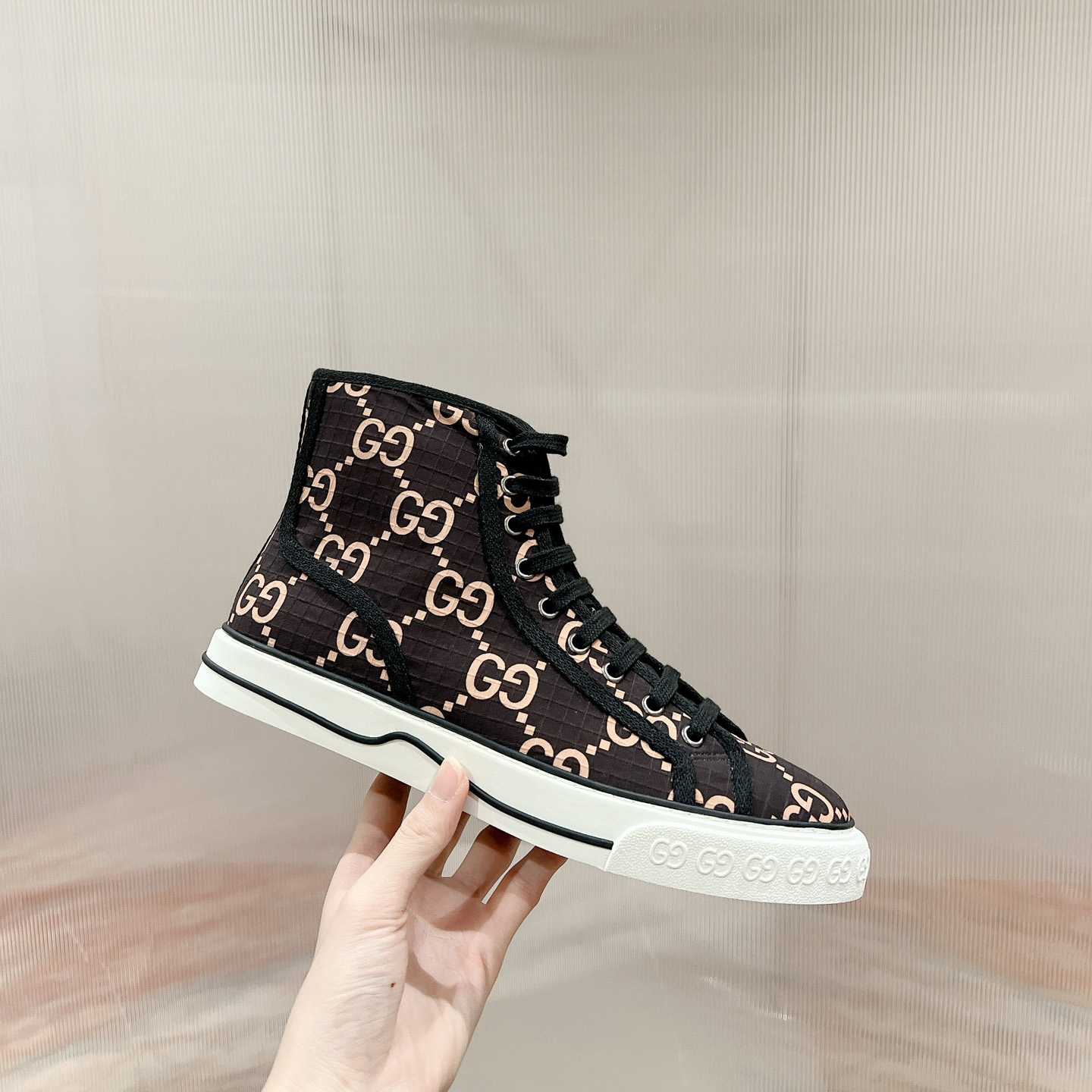 Gucci Tennis 1977 High-Top-Sneaker (in britischer Größe)<br>
 - EUR FASHION