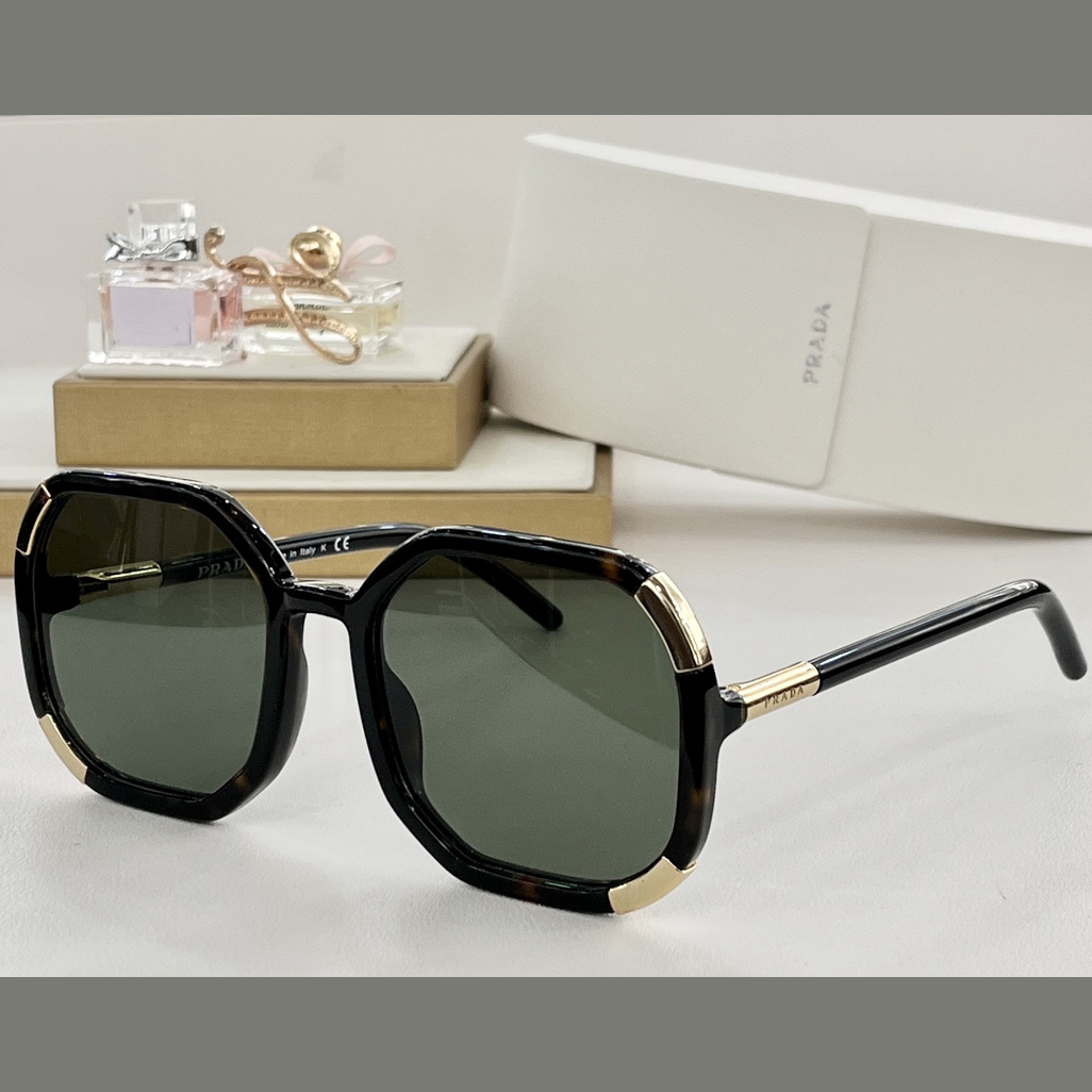 Prada getönte Sonnenbrille mit übergroßem Rahmen SPR20X<br>
 - EUR FASHION