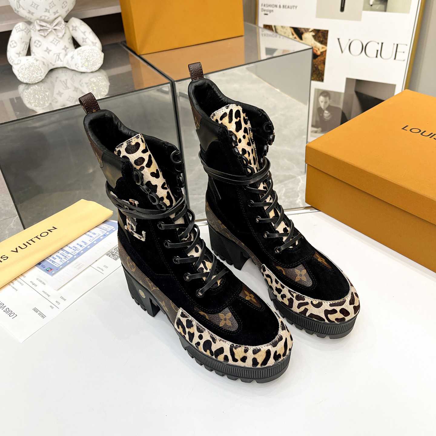 Louis Vuitton Laureate Platform Wüstenstiefel<br>
 - EUR FASHION