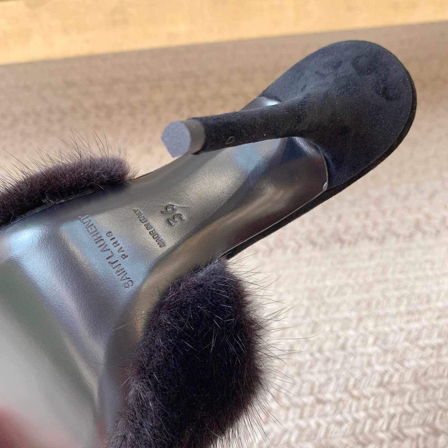 Saint Laurent LA 16 Mules aus tierfreiem Pelz und Wildleder<br>
 - EUR FASHION