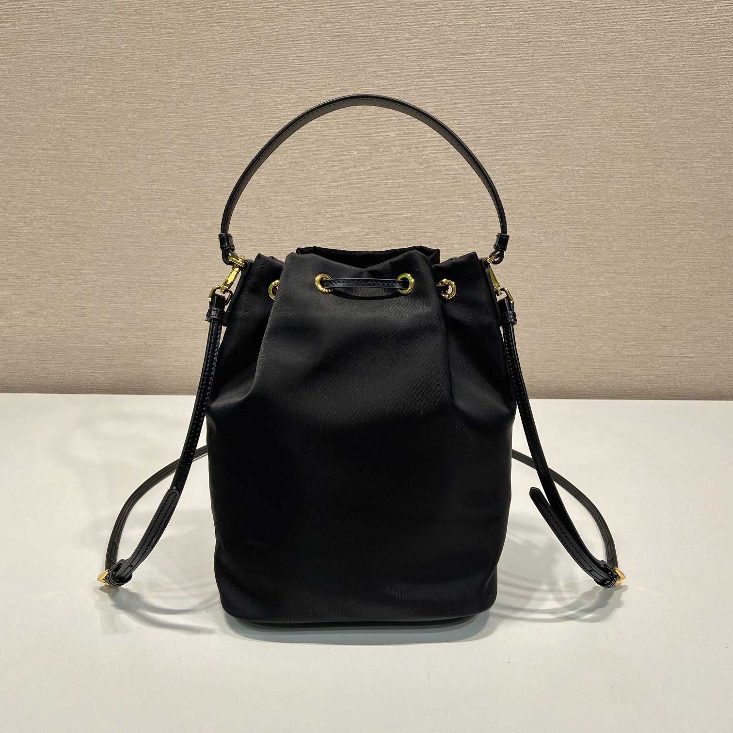 Prada Duet Re-Nylon und gebürstete Beuteltasche<br>
 - EUR FASHION