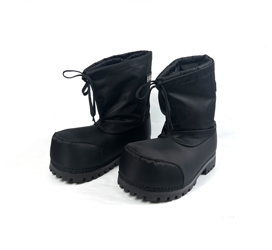 Balenciaga – Alaska – Niedriger Stiefel aus schwarzem Nylon<br>
 - EUR FASHION