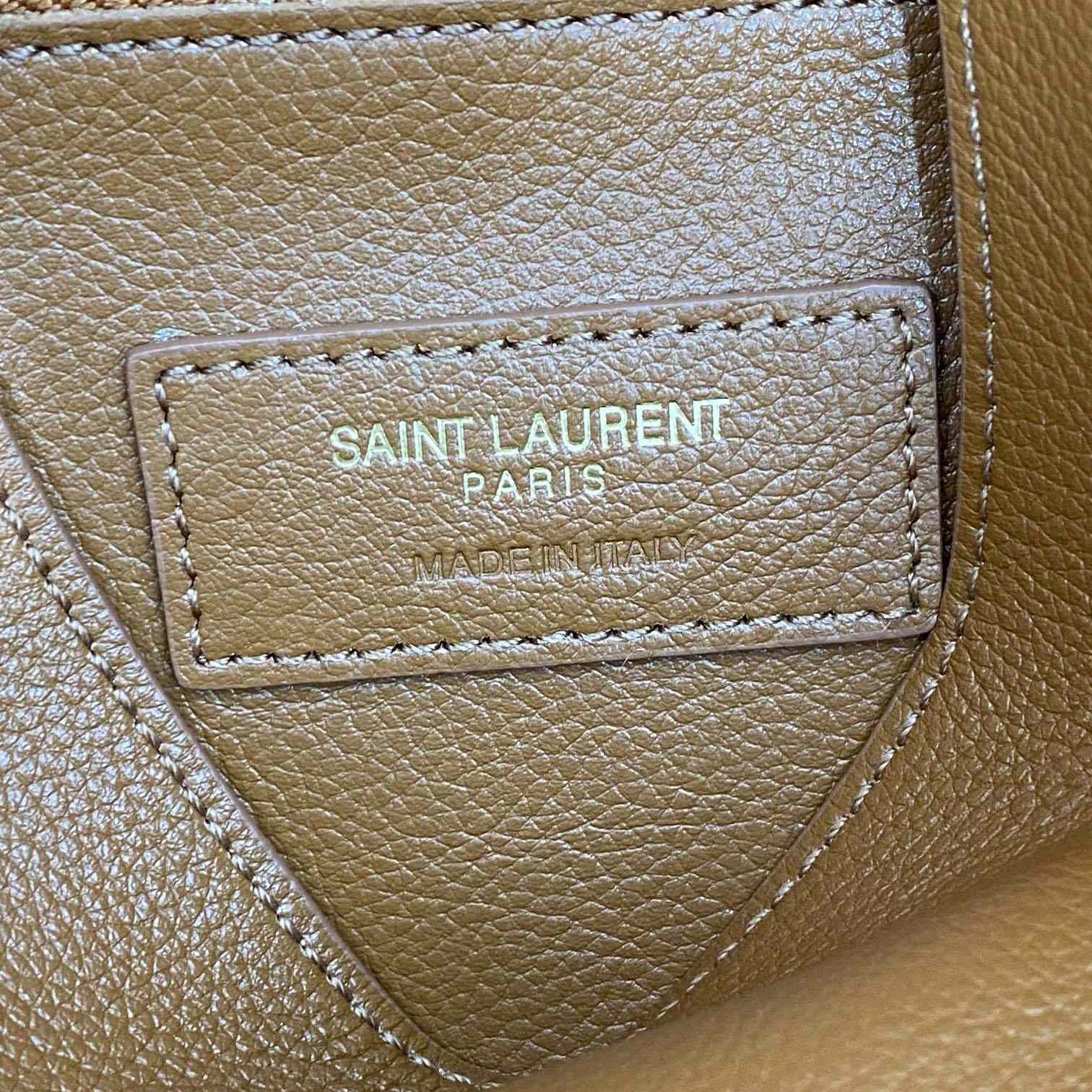 Saint Laurent LE 5 À 7 Geschmeidiges kleines Modell aus genarbtem Leder<br>
 - EUR FASHION