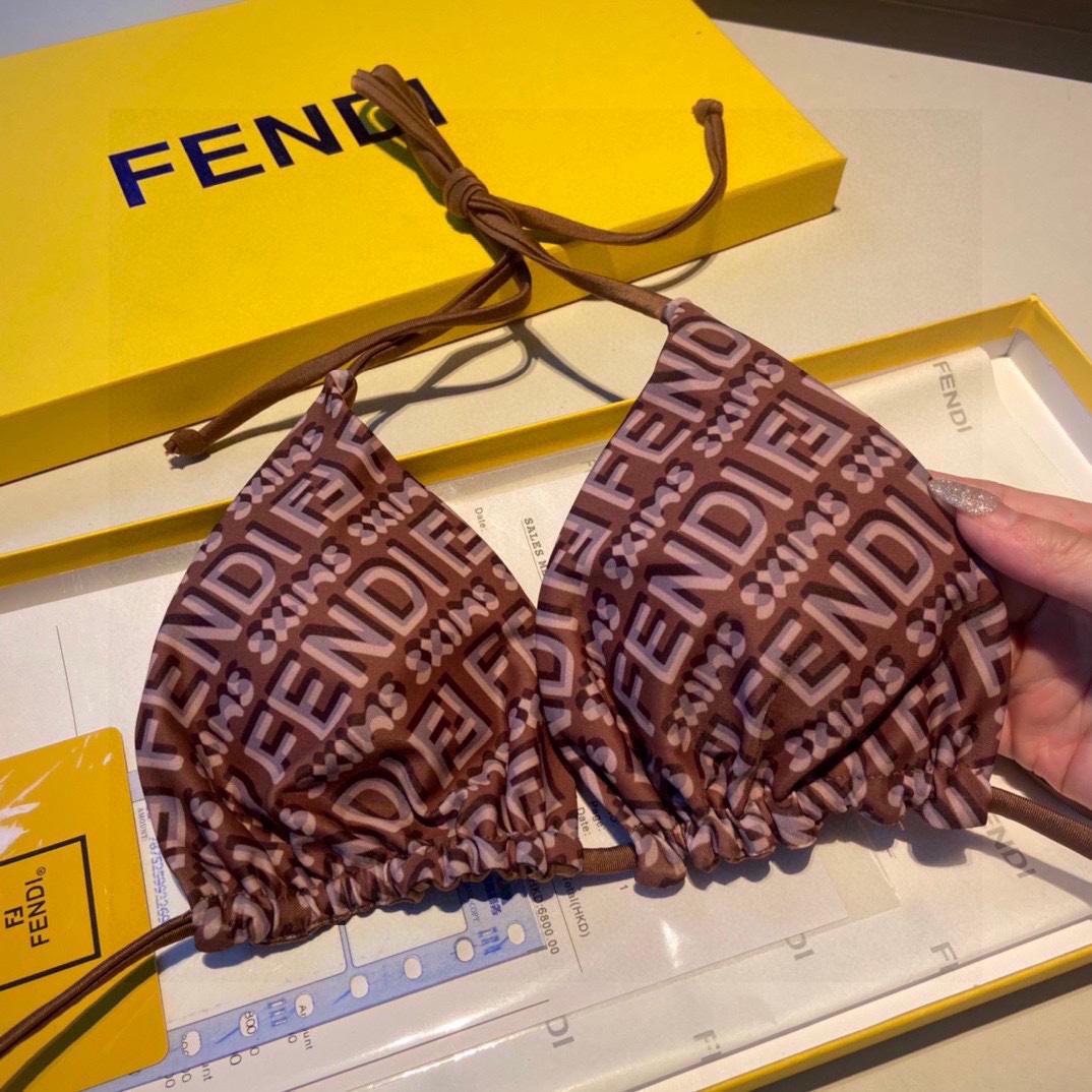 Zweiteiliger Bikini mit Fendi-Logo<br>
 - EUR FASHION