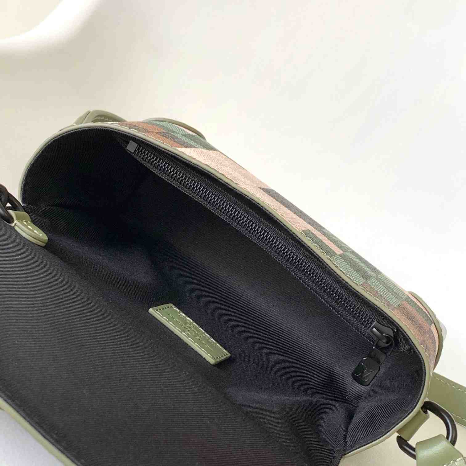 Louis Vuitton Steamer Tragbare Geldbörse M83172<br>
 - EUR FASHION