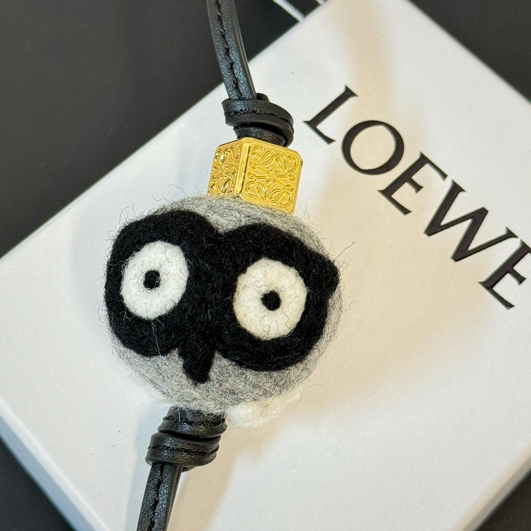 Loewe Eulenanhänger aus Filz und Kalbsleder<br>
 - EUR FASHION