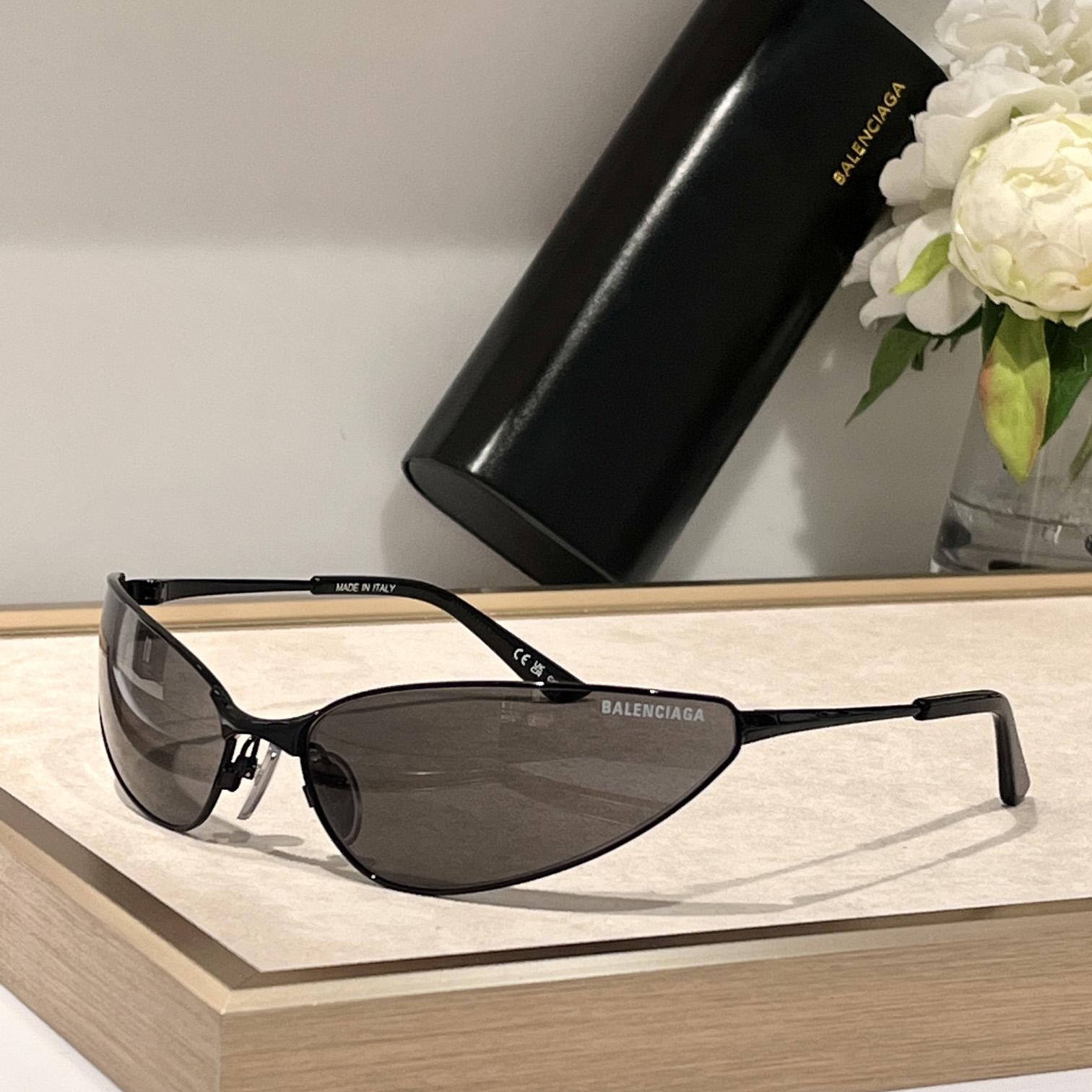 Balenciaga Razor Cat Sonnenbrille in Schwarz<br>
 - EUR FASHION