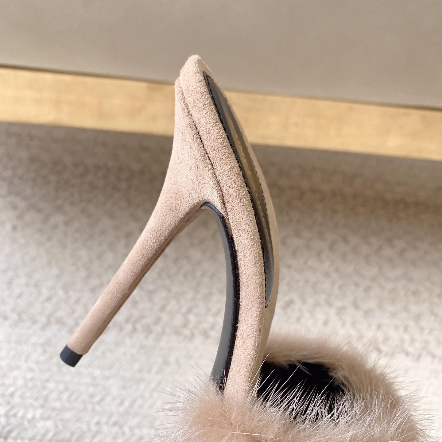 Saint Laurent LA 16 Mules aus tierfreiem Pelz und Wildleder<br>
 - EUR FASHION