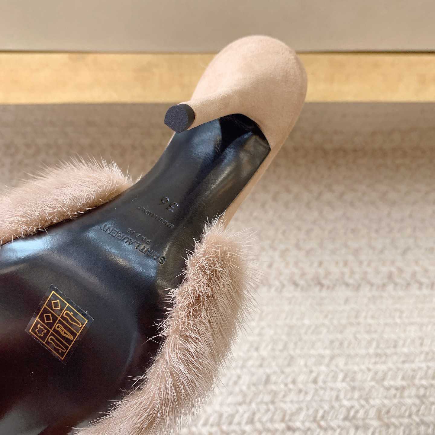 Saint Laurent LA 16 Mules aus tierfreiem Pelz und Wildleder<br>
 - EUR FASHION