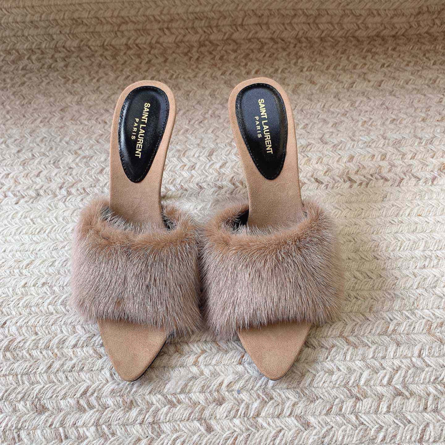 Saint Laurent LA 16 Mules aus tierfreiem Pelz und Wildleder<br>
 - EUR FASHION