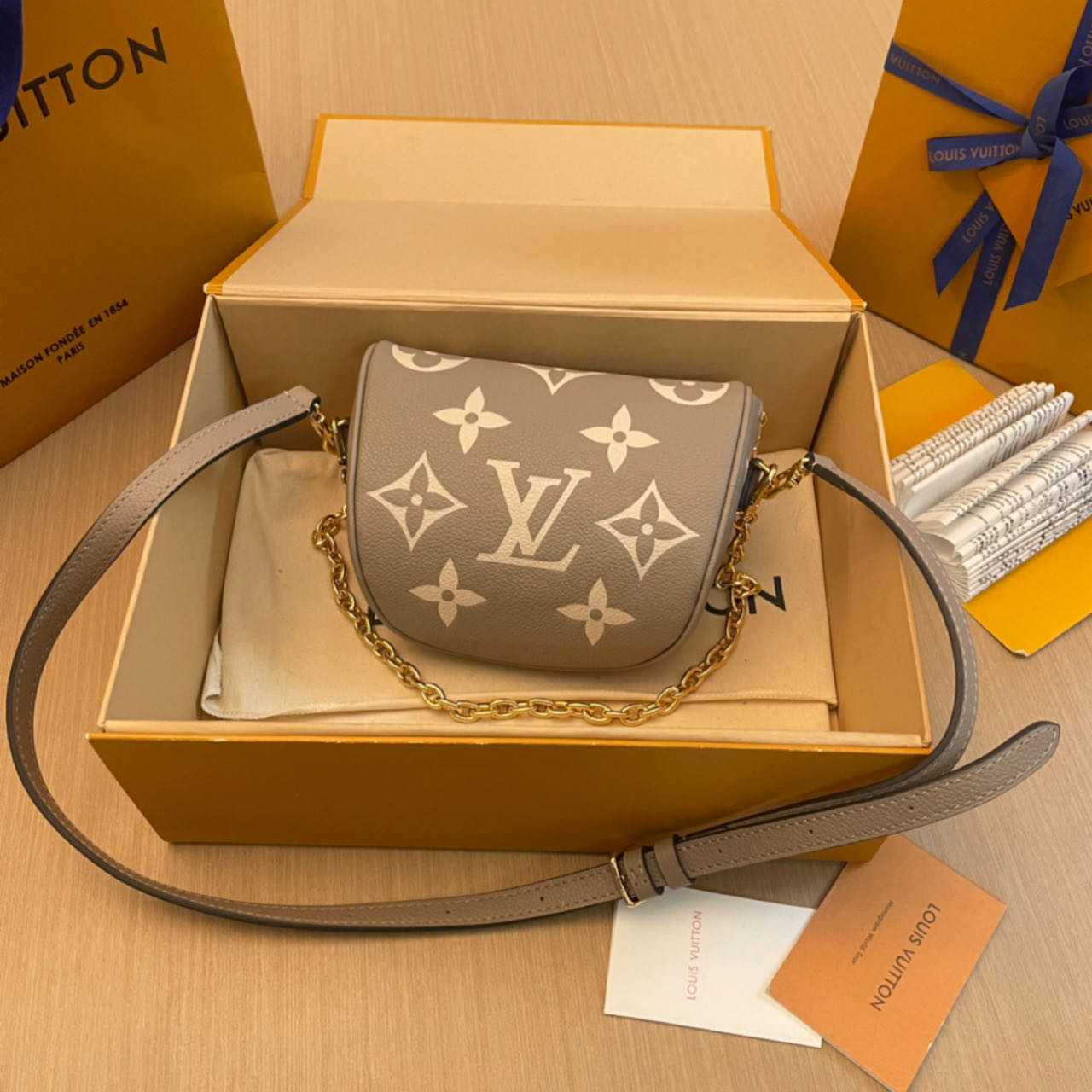 Louis Vuitton Mini Bumbag   M83219 - EUR FASHION