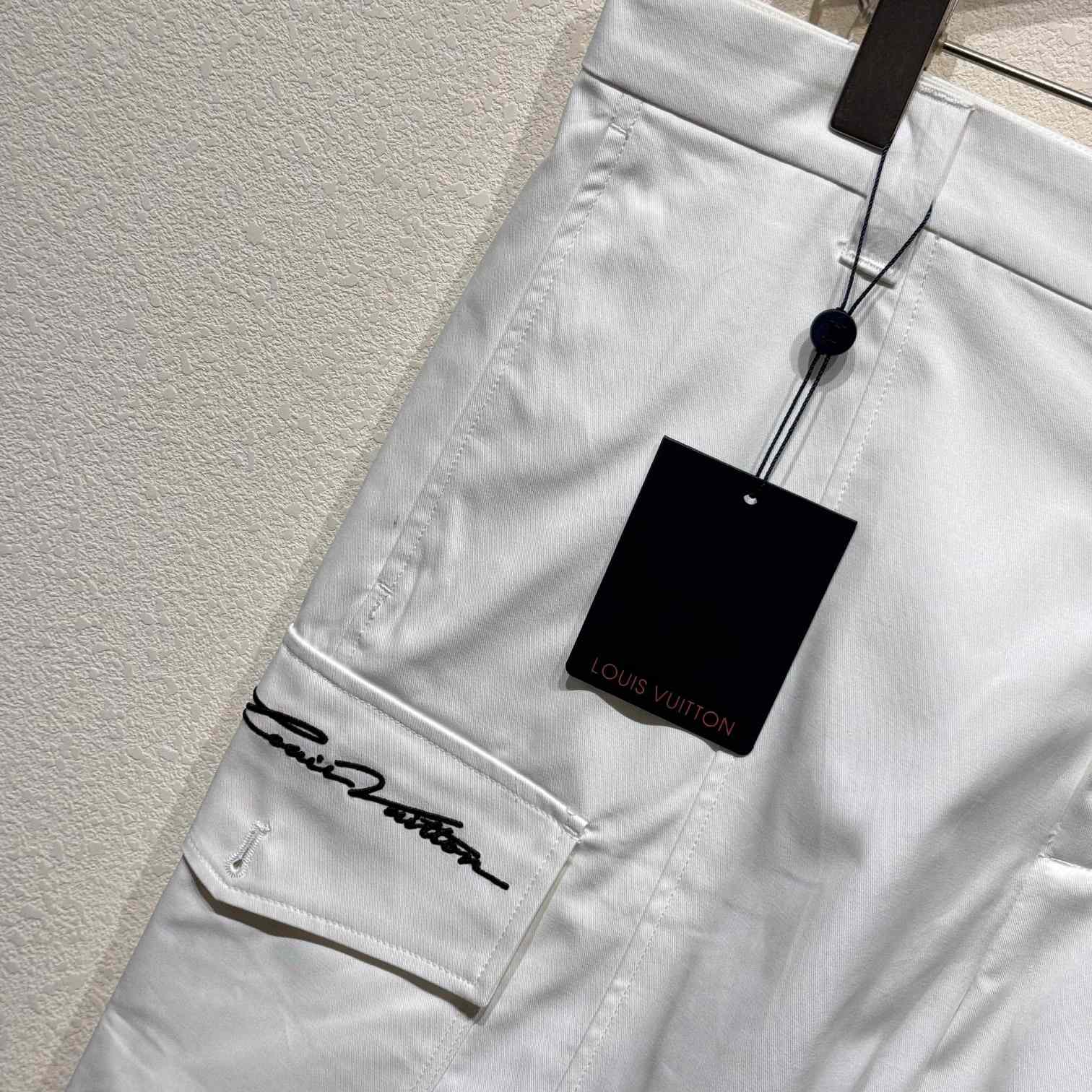 Louis Vuitton Embroidered Cotton Cargo Shorts    - EUR FASHION