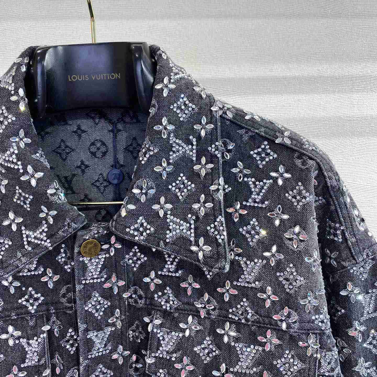 Louis Vuitton Embroidered Monogram Denim Overshirt    1ABY8X - EUR FASHION