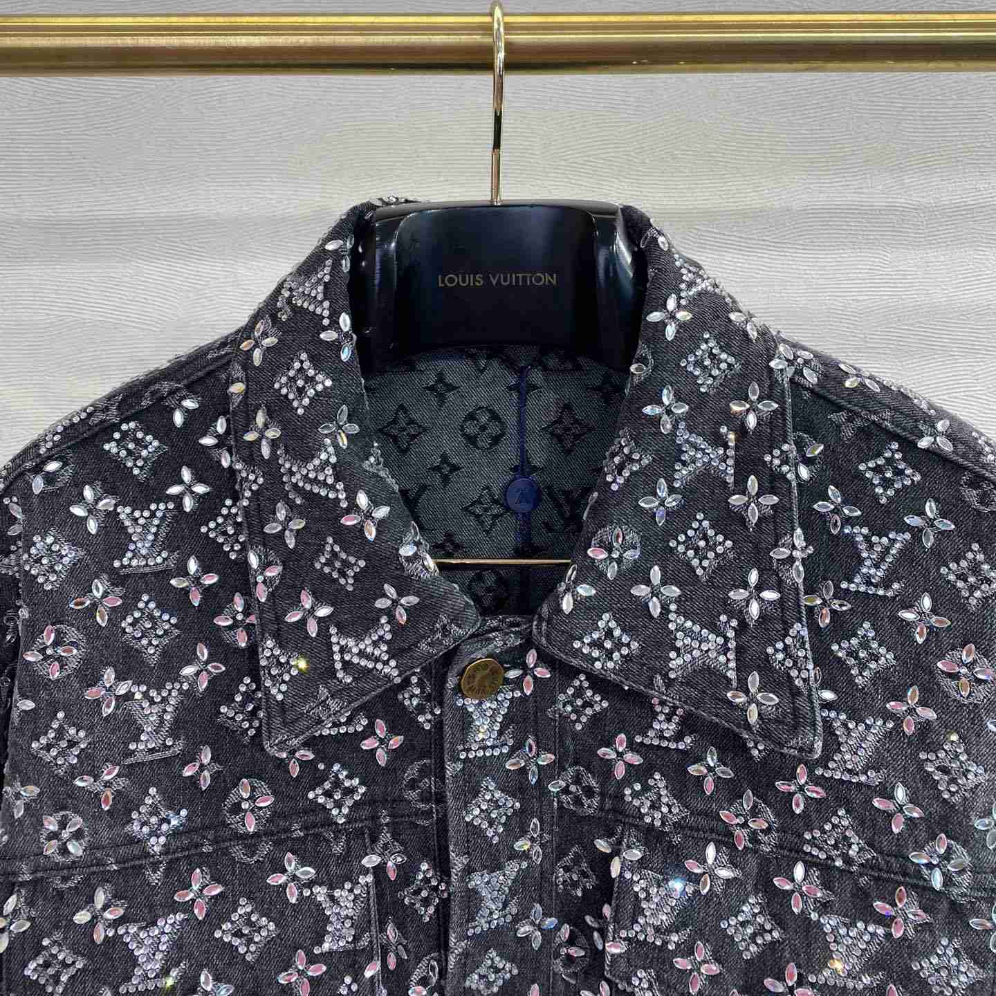 Louis Vuitton Embroidered Monogram Denim Overshirt    1ABY8X - EUR FASHION