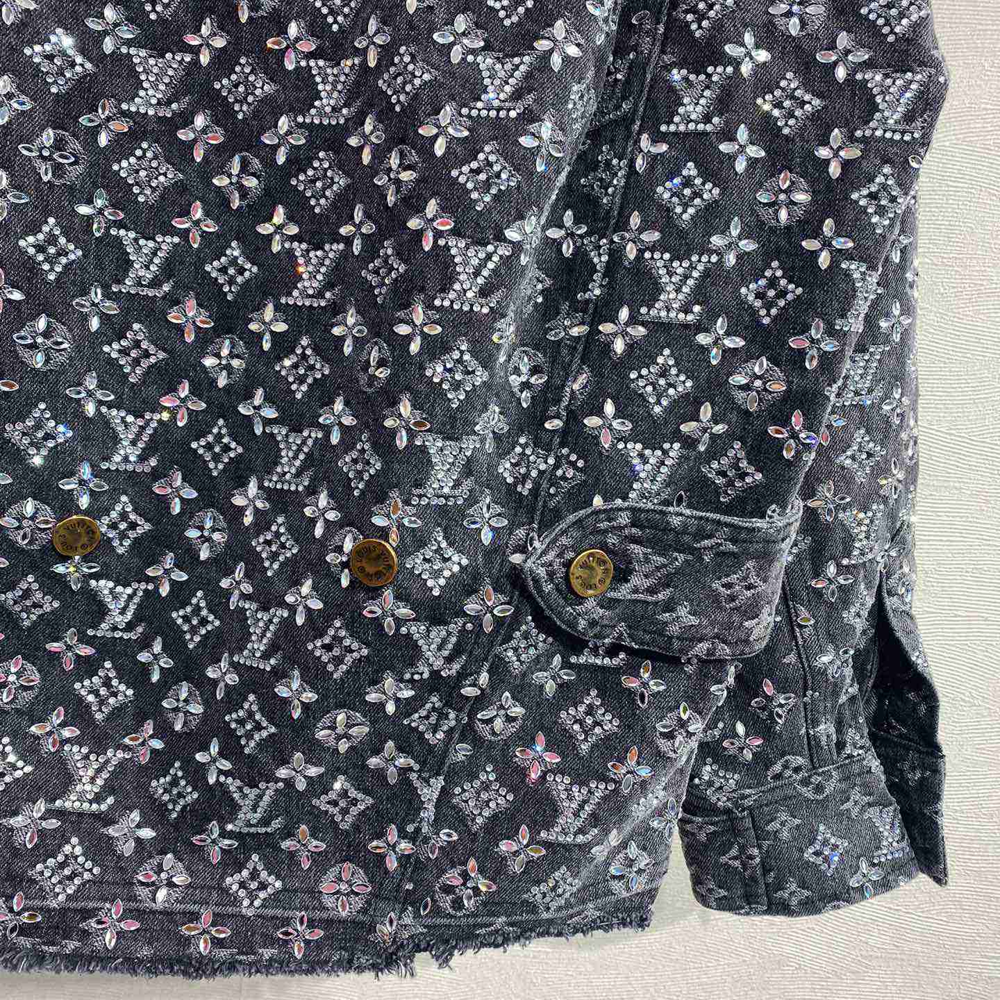 Louis Vuitton Embroidered Monogram Denim Overshirt    1ABY8X - EUR FASHION