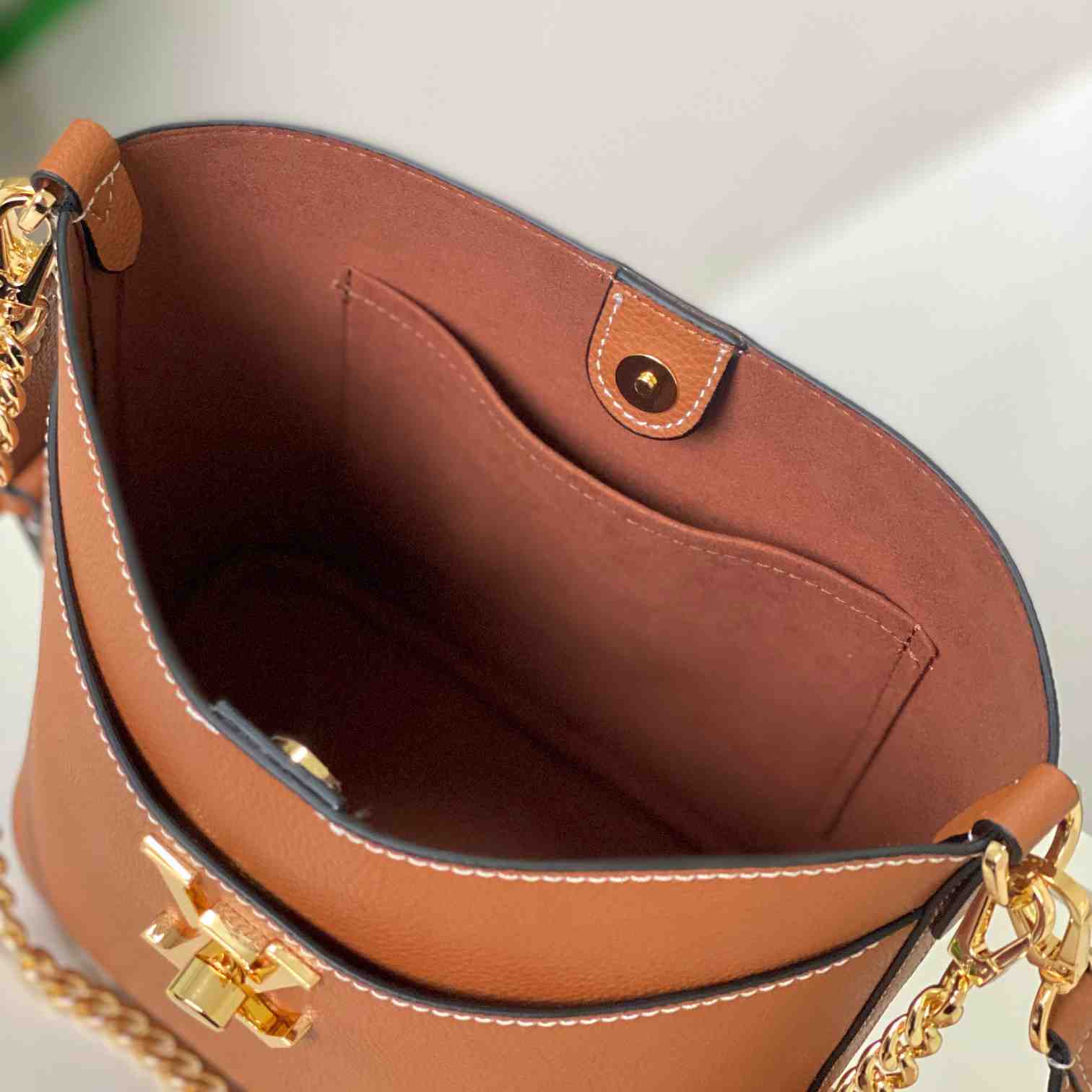 Louis Vuitton Lock and Walk    M24165 - EUR FASHION