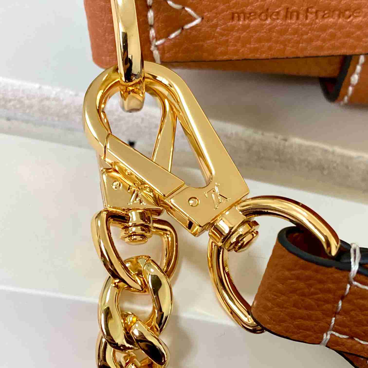 Louis Vuitton Lock and Walk    M24165 - EUR FASHION