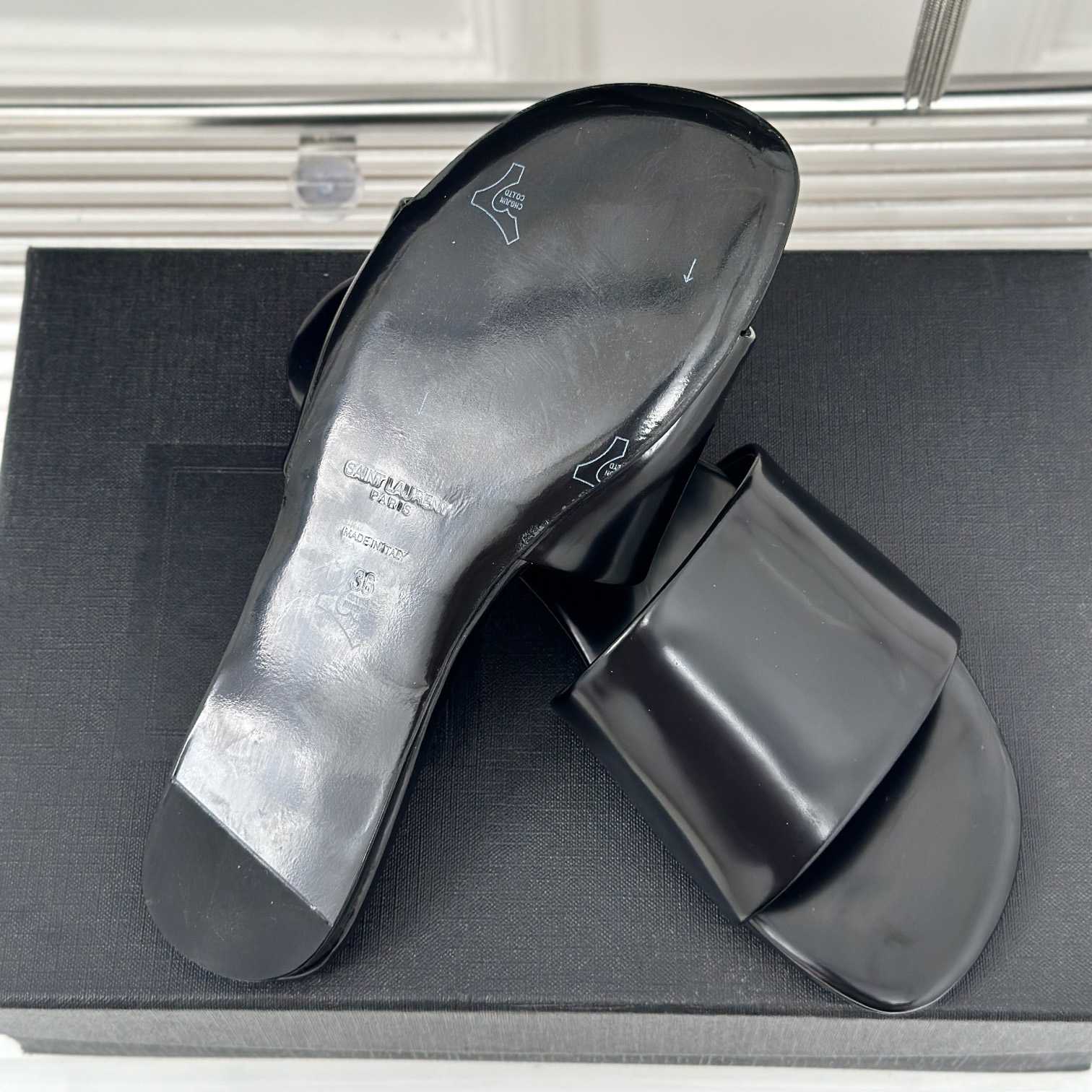 Saint Laurent Carlyle Slides In Glazed Leather - EUR FASHION