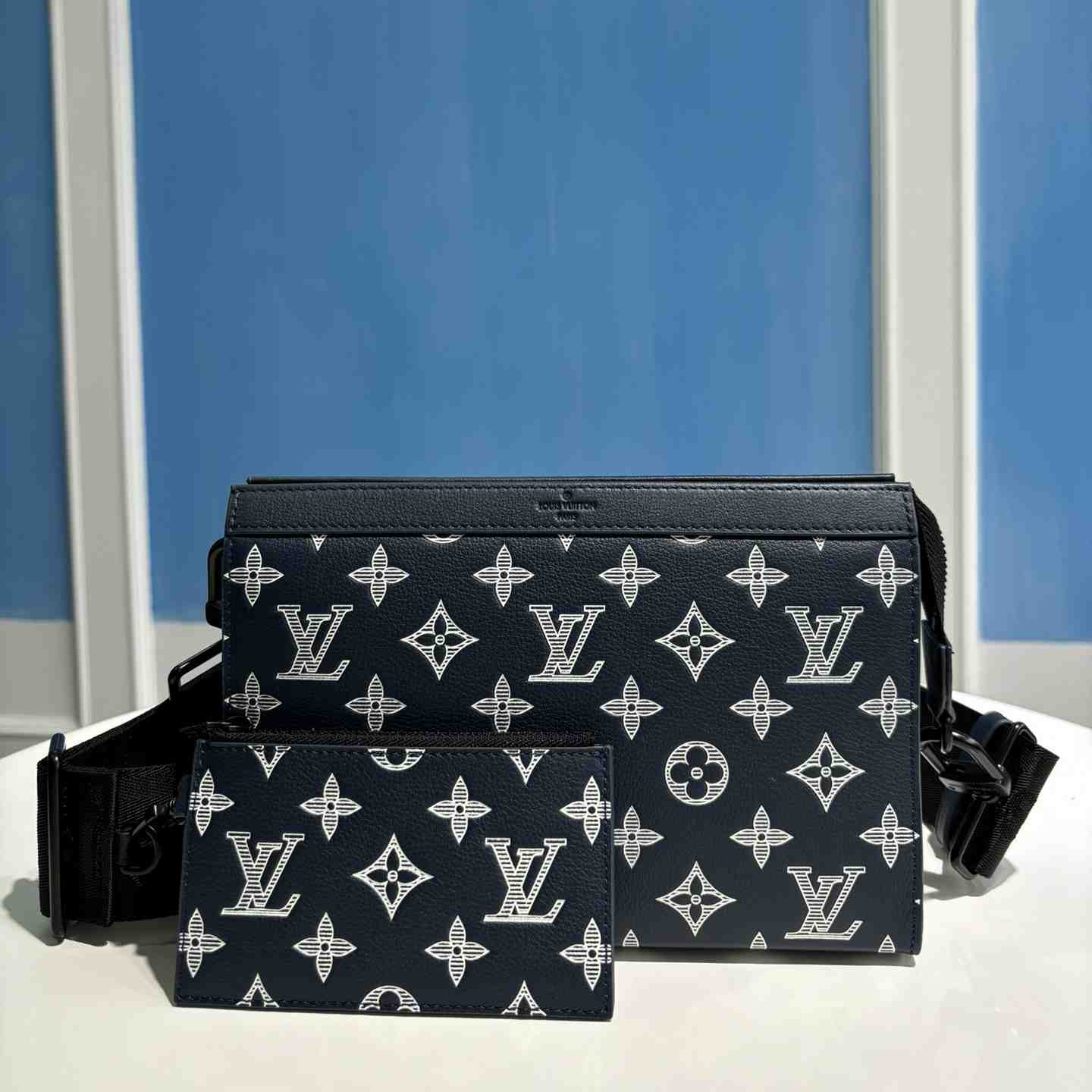 Louis Vuitton Gaston Wearable Wallet   M83384 - EUR FASHION