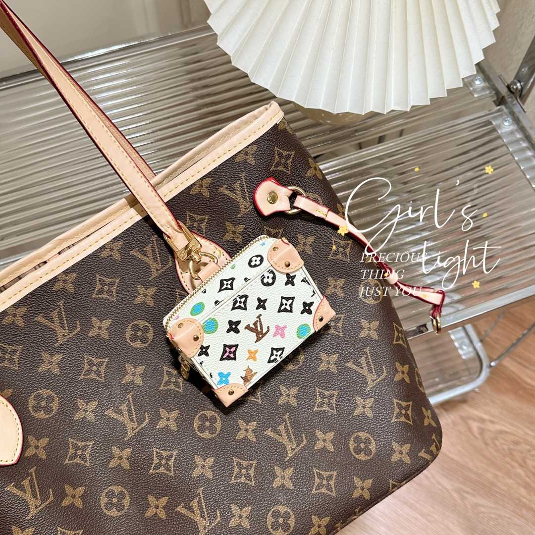 Louis Vuitton Monogram Craggy Trunk Key Holder and Bag Charm    - EUR FASHION