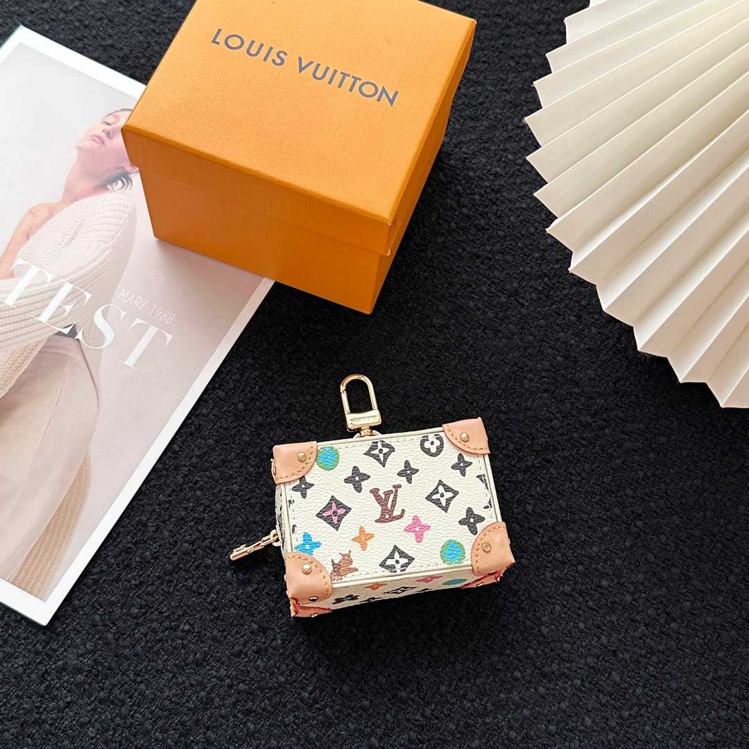 Louis Vuitton Monogram Craggy Trunk Key Holder and Bag Charm    - EUR FASHION