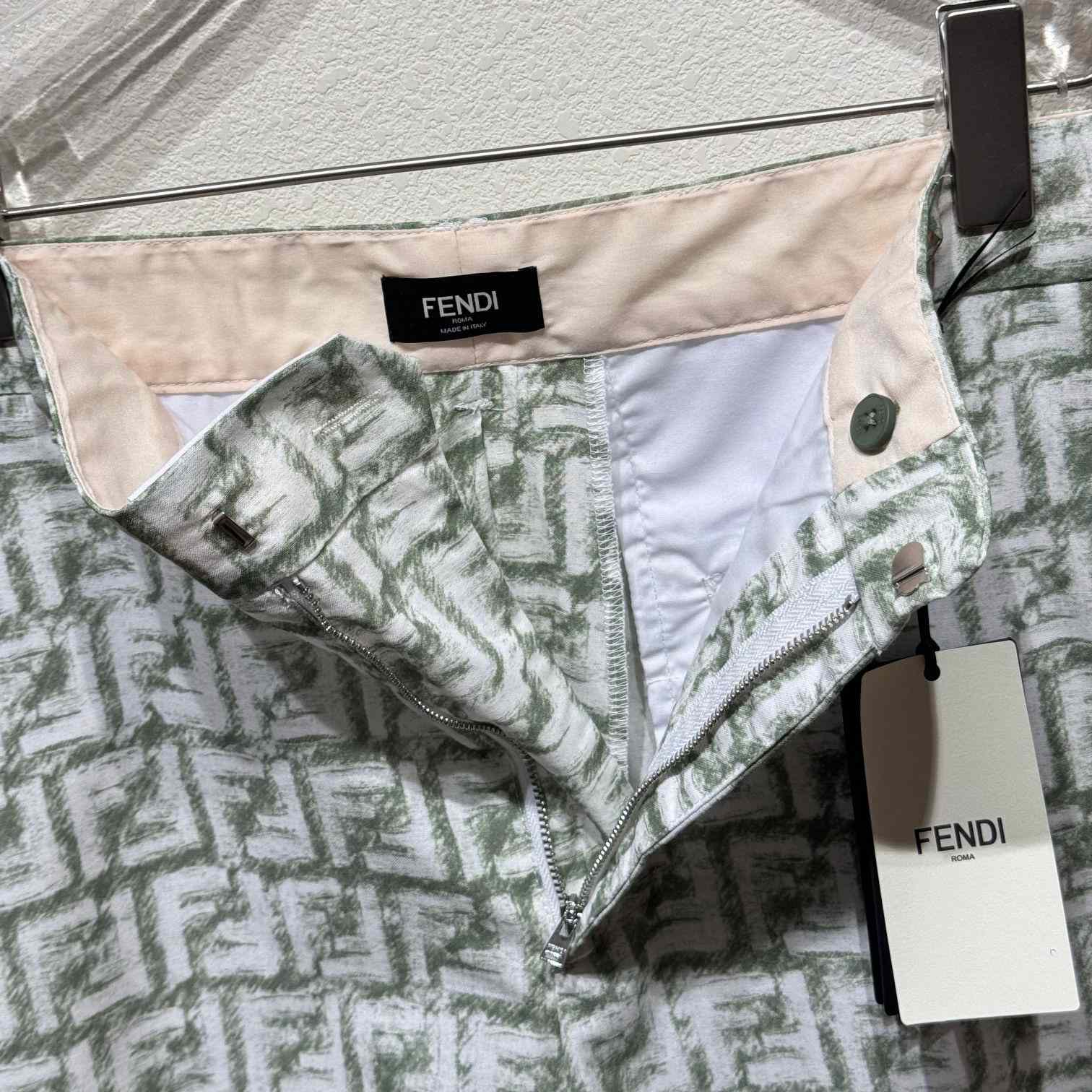 Fendi Short Trousers In Green FF Linen - EUR FASHION