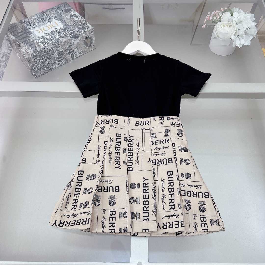 Burberry Kid's Tee & Skirt - EUR FASHION