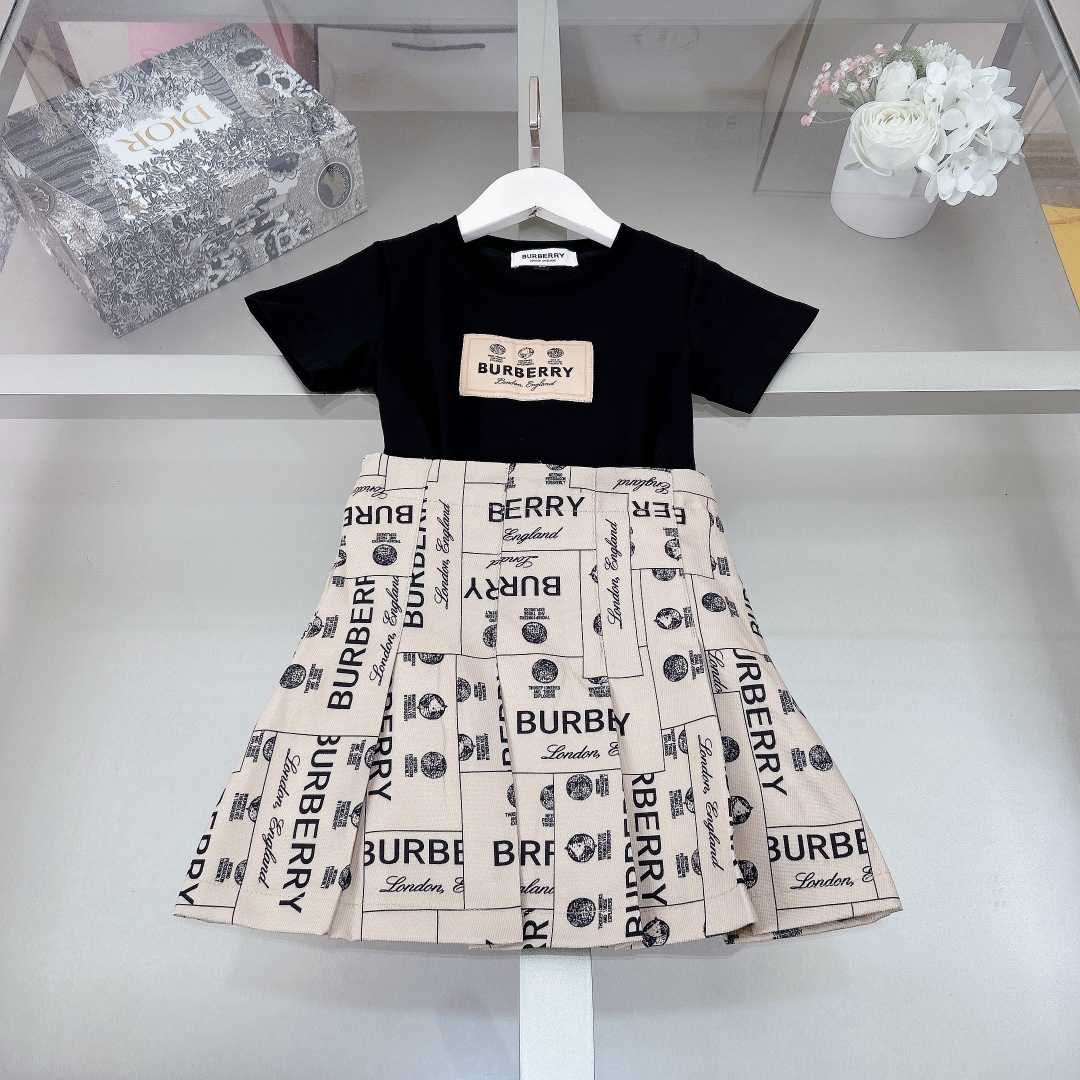 Burberry Kid's Tee & Skirt - EUR FASHION