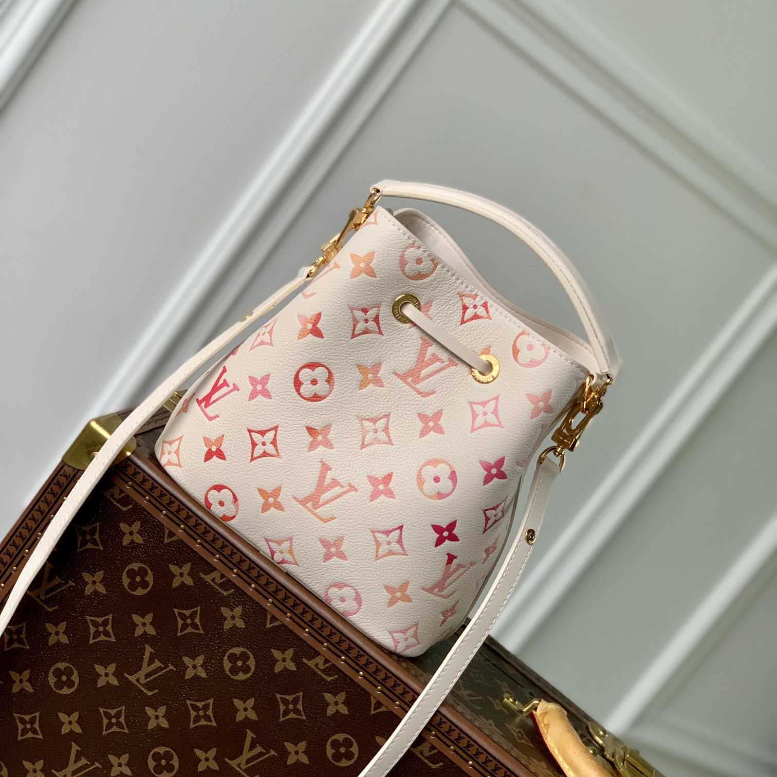 Louis Vuitton Néonoé BB   M24649 - EUR FASHION