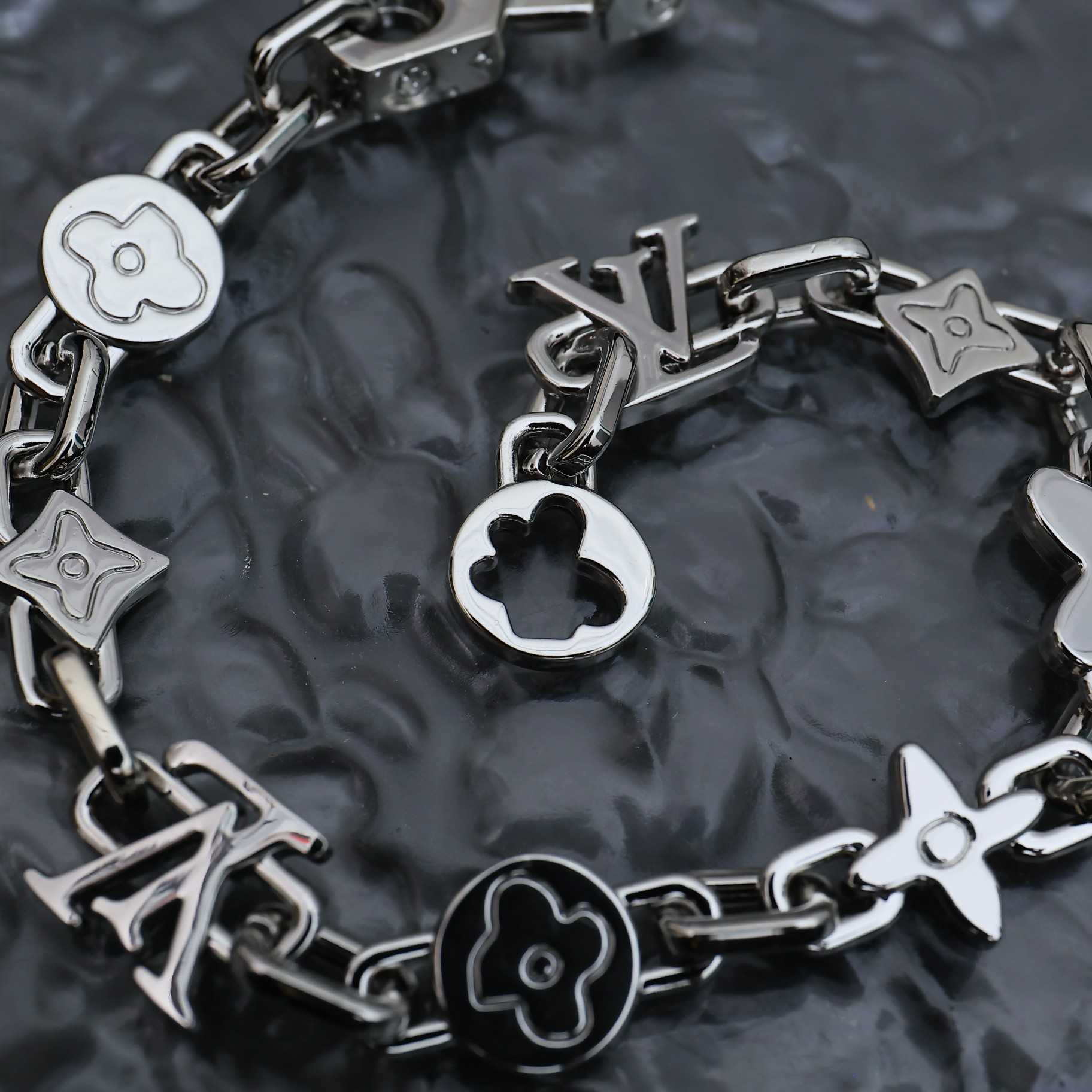 Louis Vuitton Monogram Craggy Bracelet   M1596M - EUR FASHION