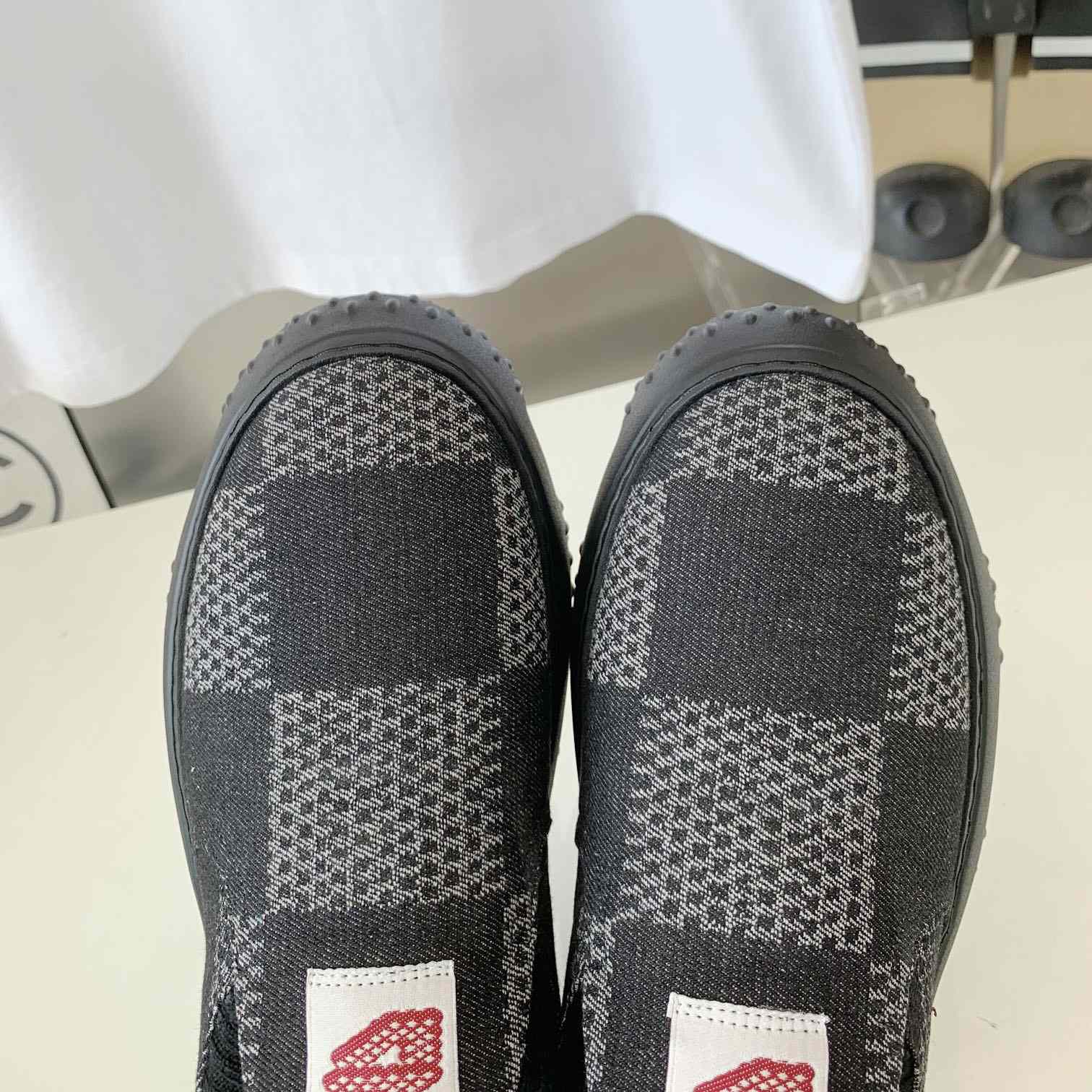 Louis Vuitton LV Space Lander Slip On   - EUR FASHION