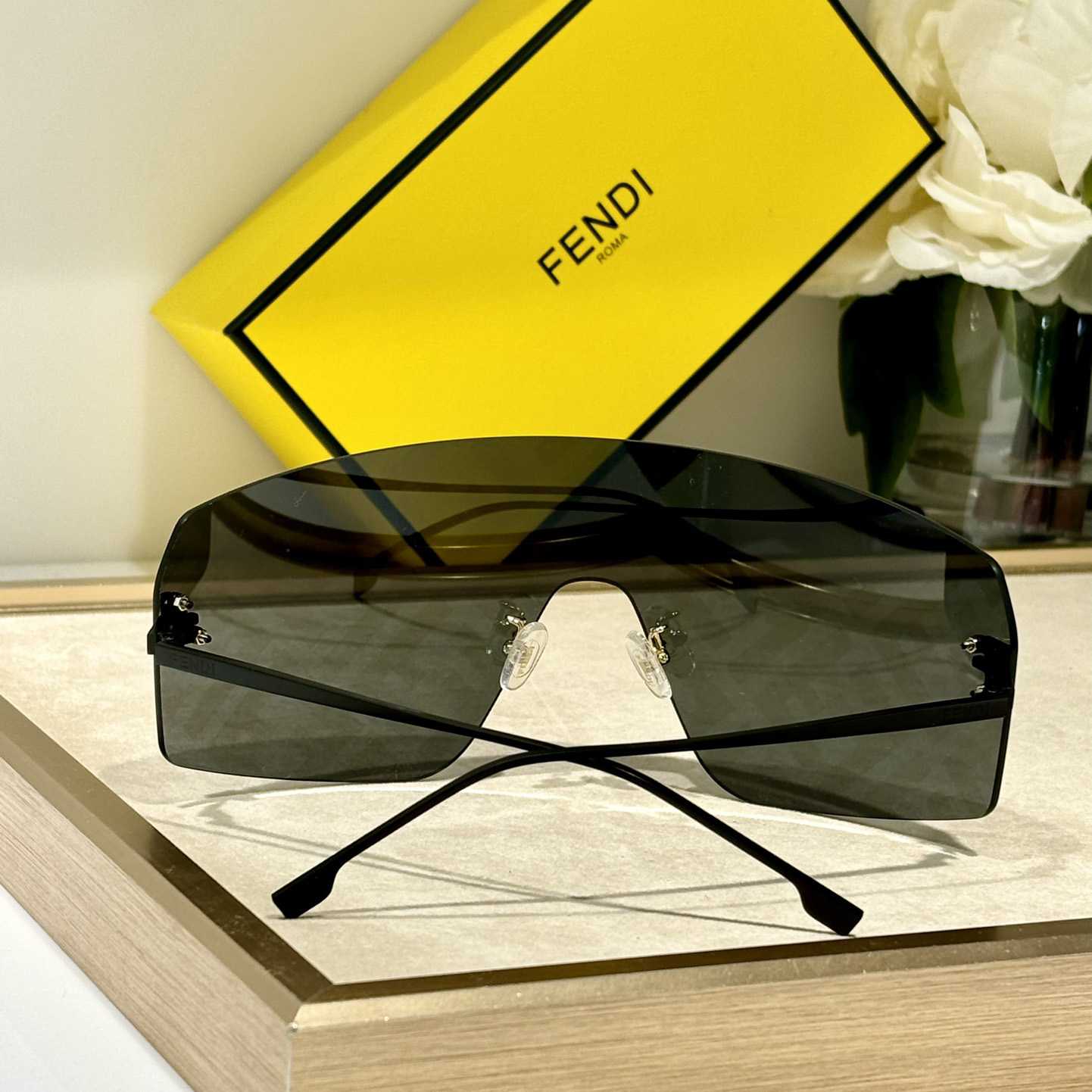 Fendi First Crystal Sunglasses    FE4121U - EUR FASHION