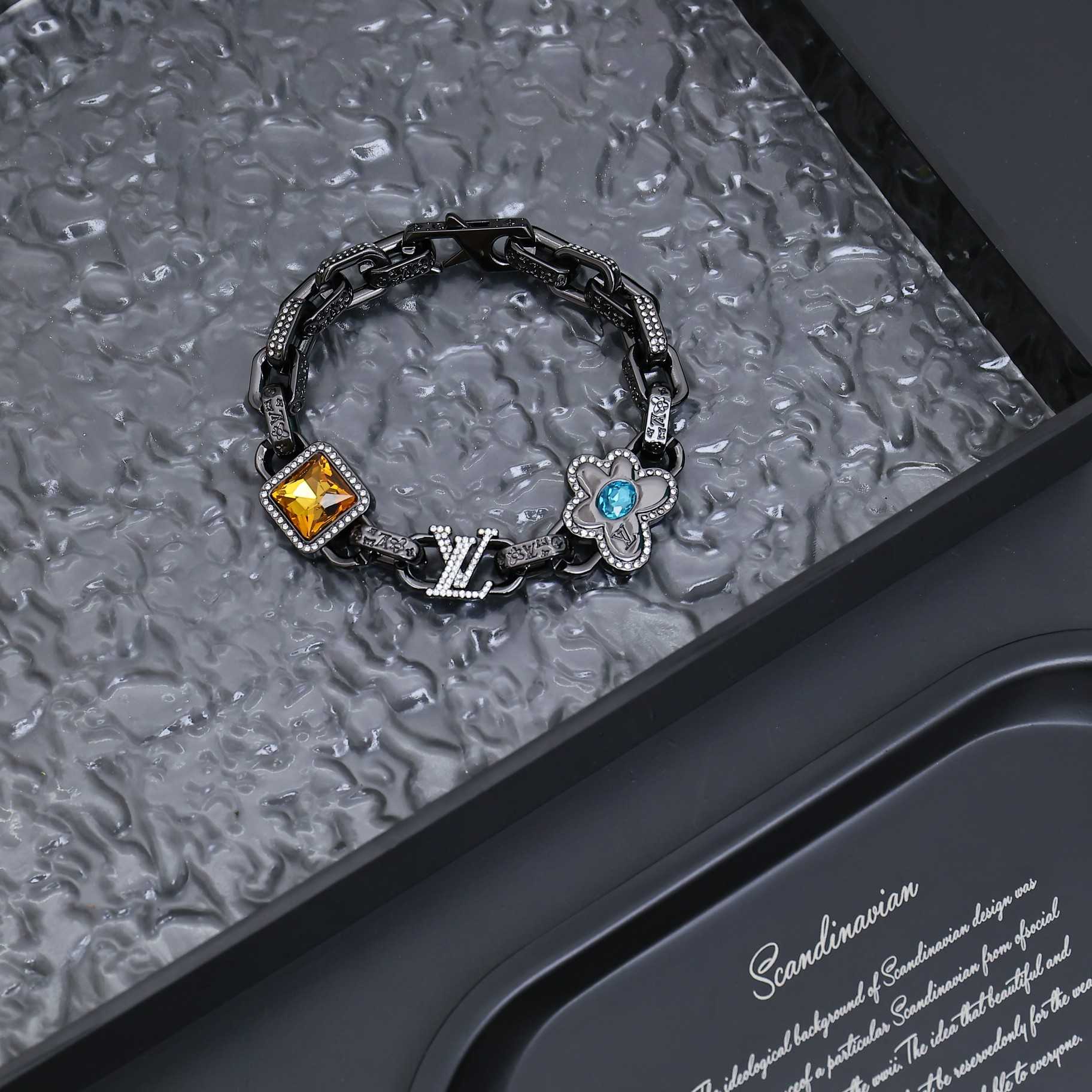 Louis Vuitton Paradise Stone Bracelet   M1594M - EUR FASHION