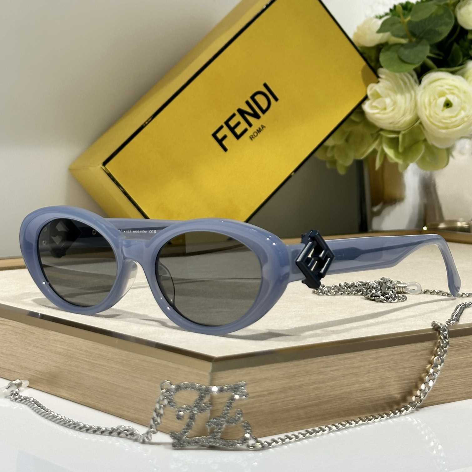 Fendi Diamonds Acetate Sunglasses    FE40140U - EUR FASHION