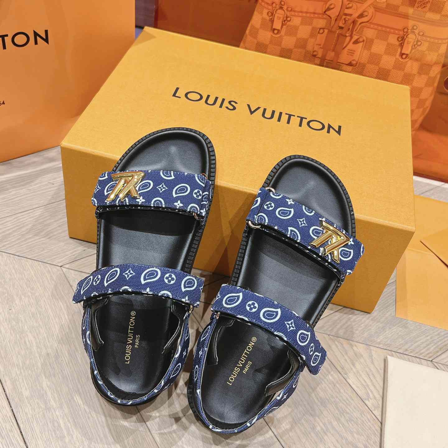 Louis Vuitton LV Sunset Flat Comfort Sandal   1ACTWB - EUR FASHION