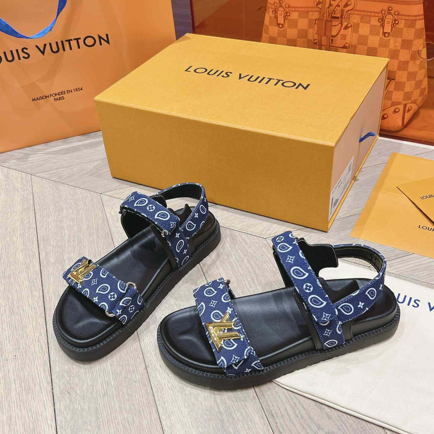 Louis Vuitton LV Sunset Flat Comfort Sandal   1ACTWB - EUR FASHION