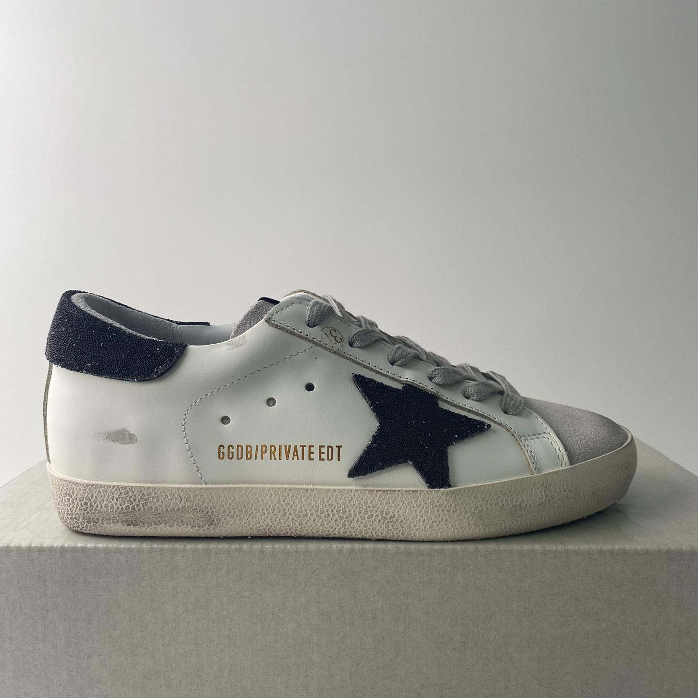 Golden Goose Sneakers - EUR FASHION