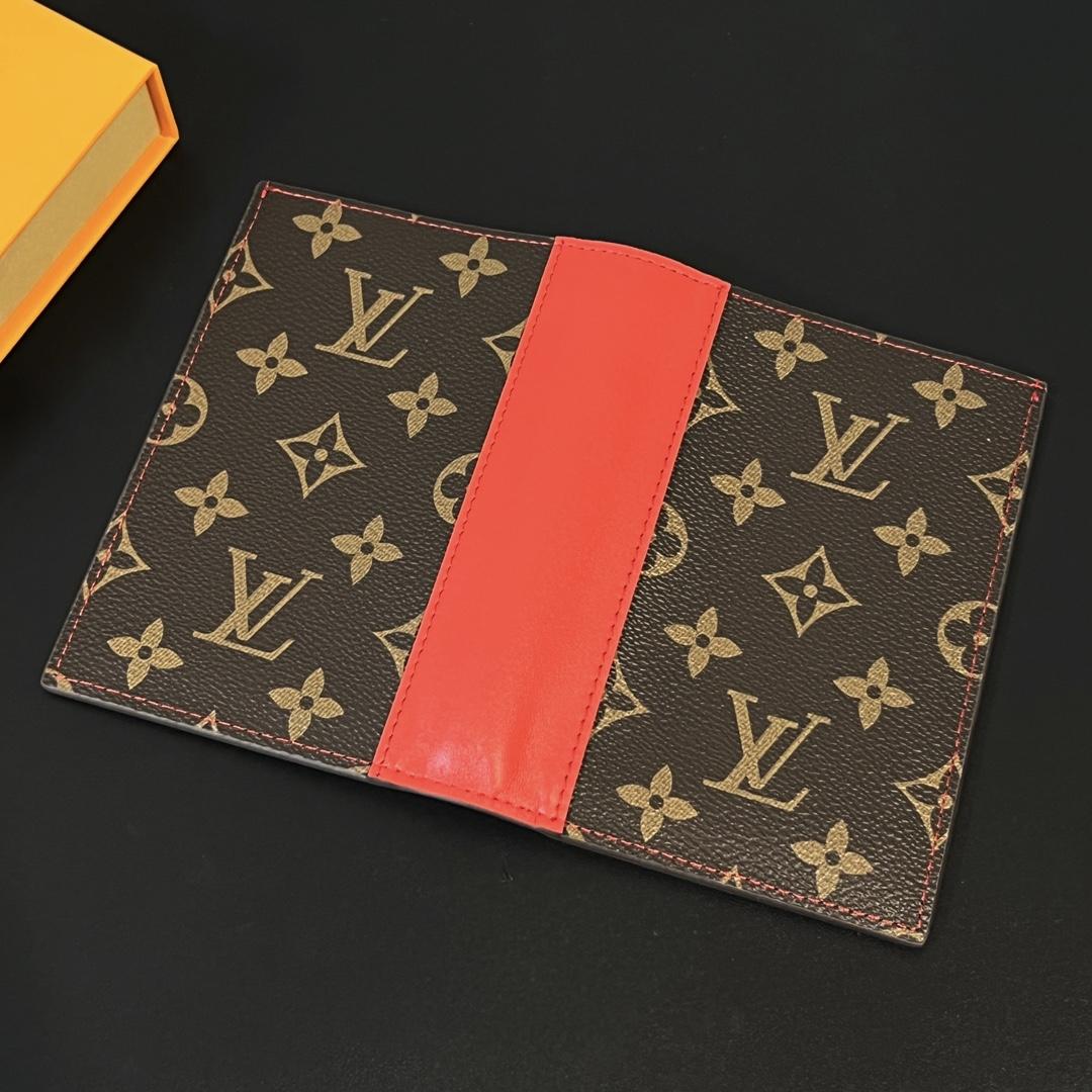 Louis Vuitton Passport Cover   M82862 - EUR FASHION