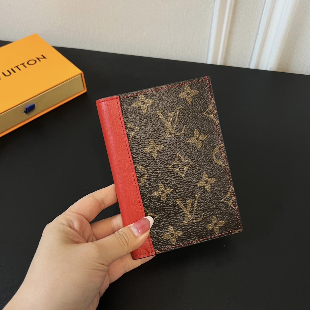 Louis Vuitton Passport Cover   M82862 - EUR FASHION