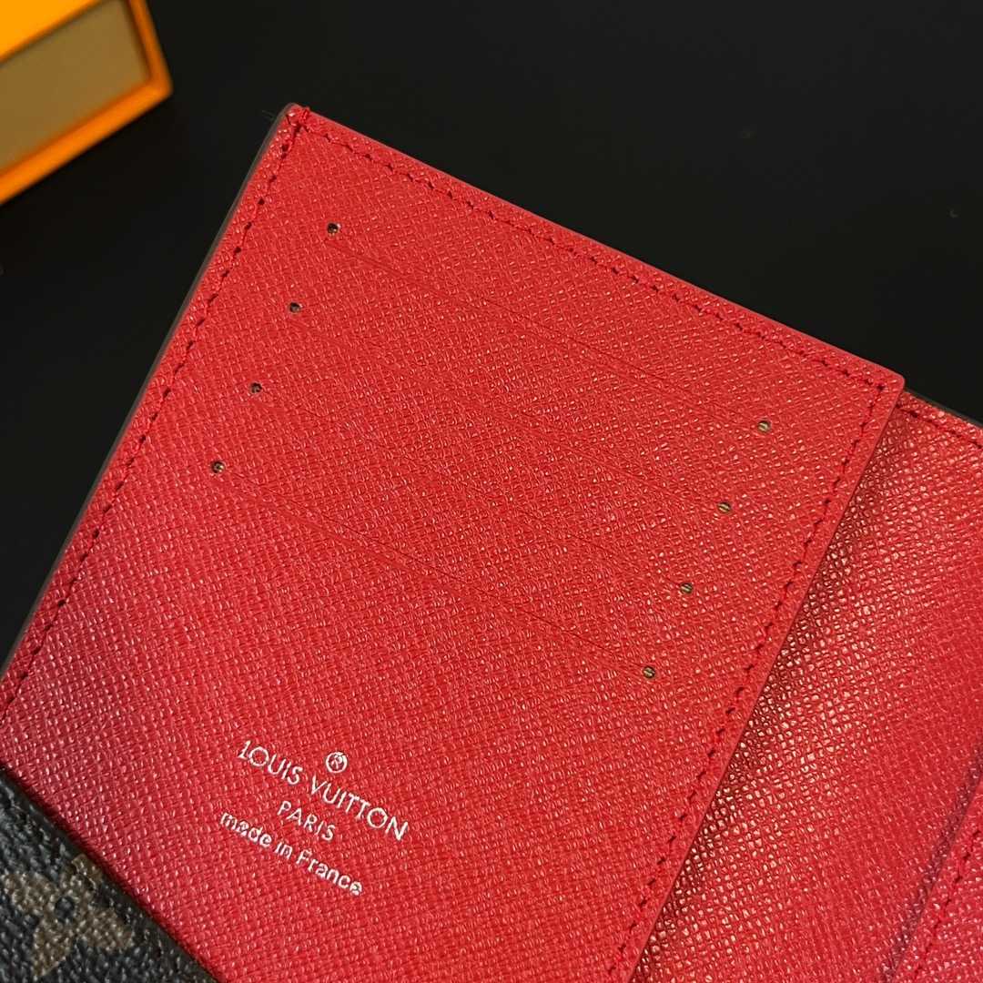 Louis Vuitton Passport Cover   M82862 - EUR FASHION