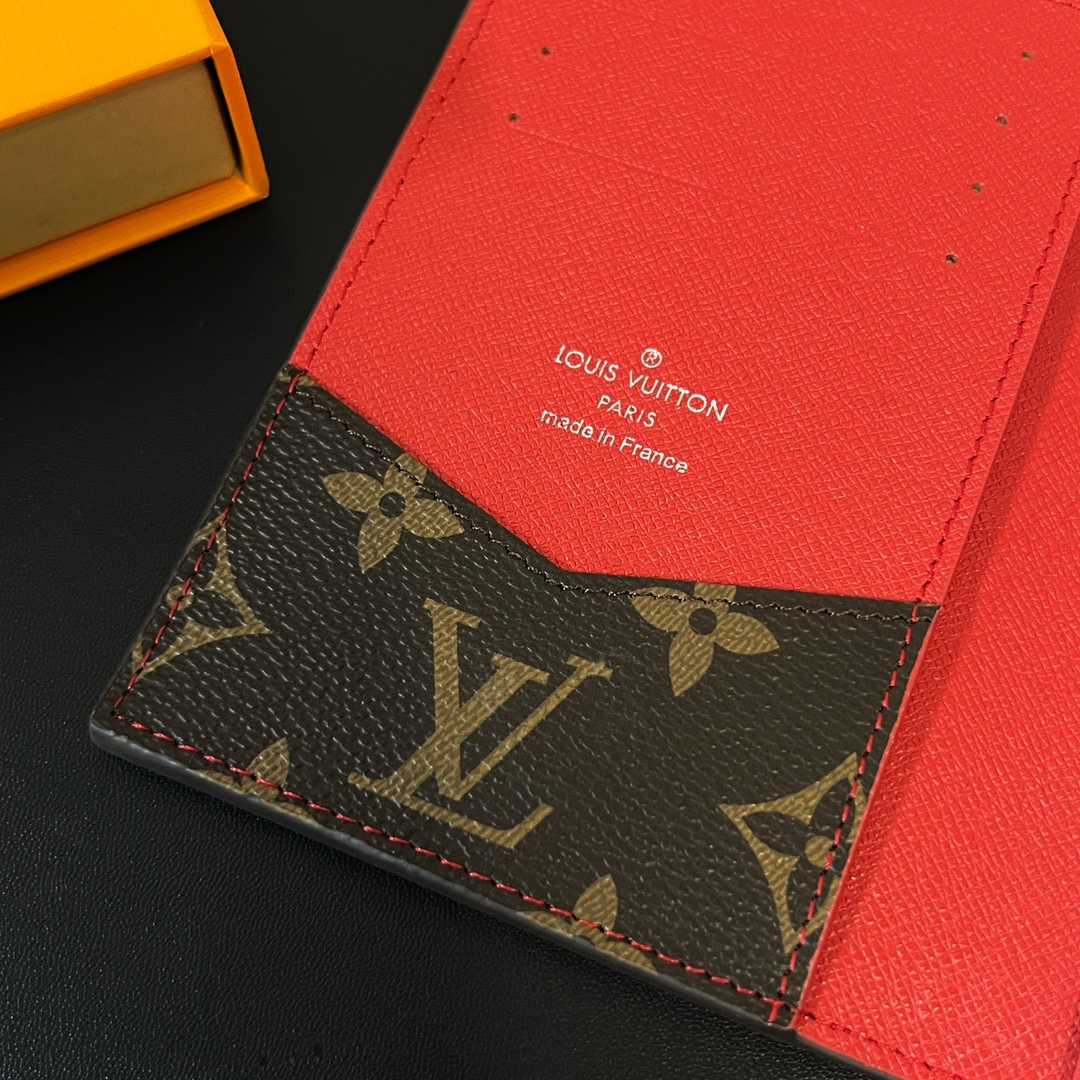 Louis Vuitton Passport Cover   M82862 - EUR FASHION