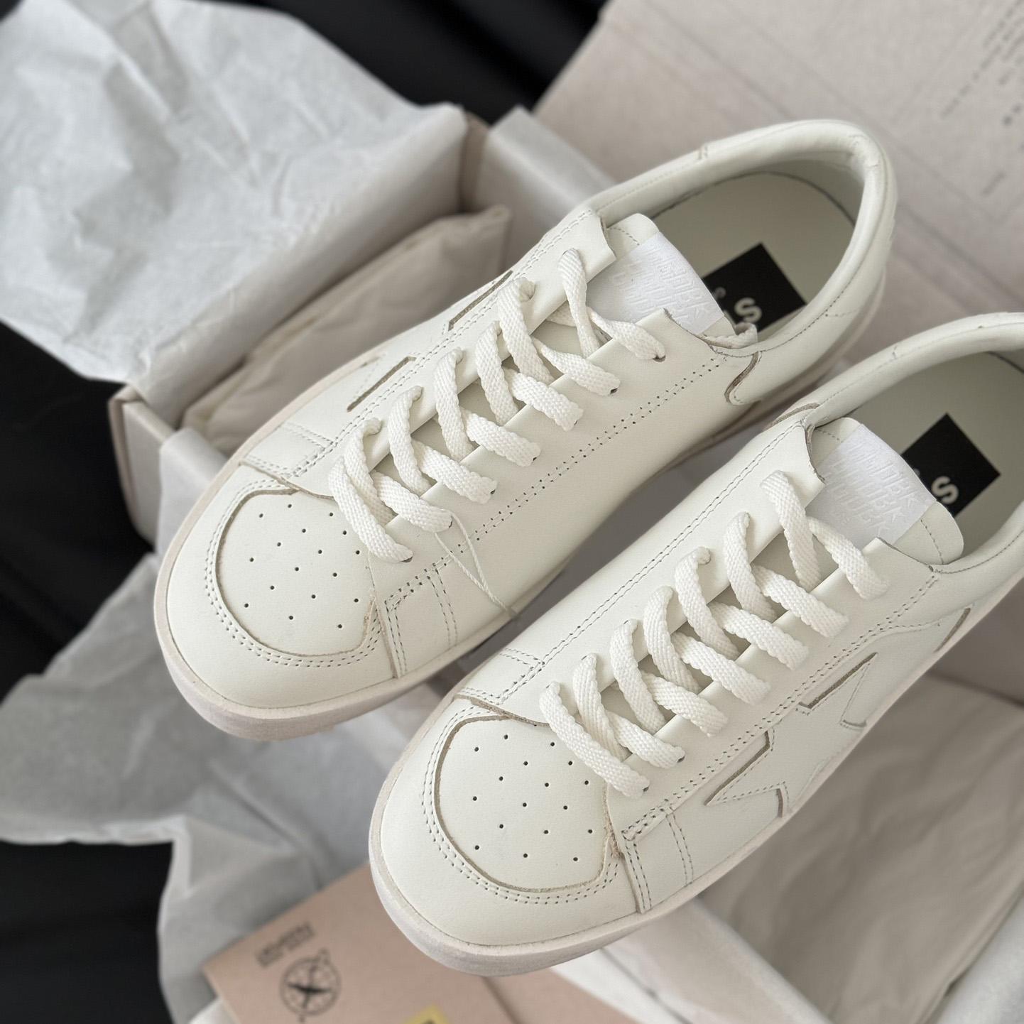 Golden Goose Sneakers - EUR FASHION