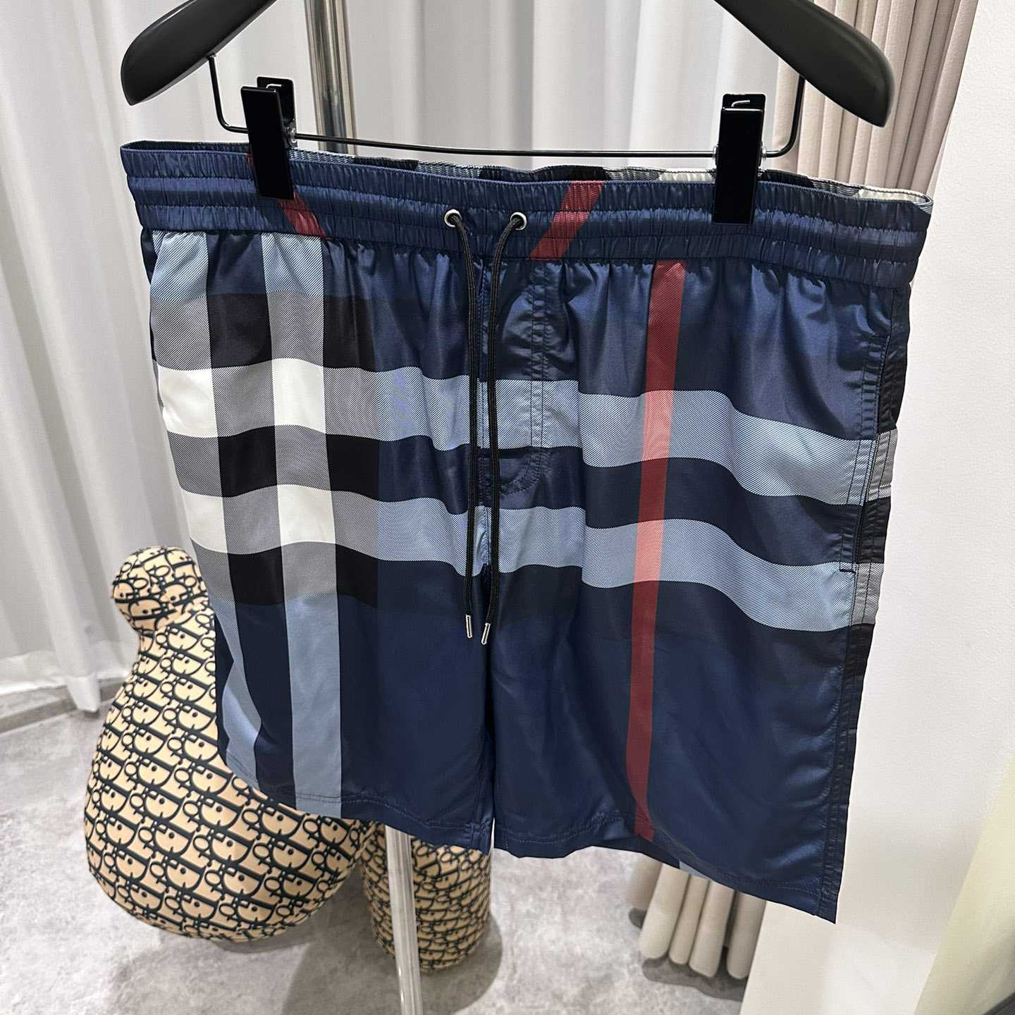 Burberry Shorts    - EUR FASHION