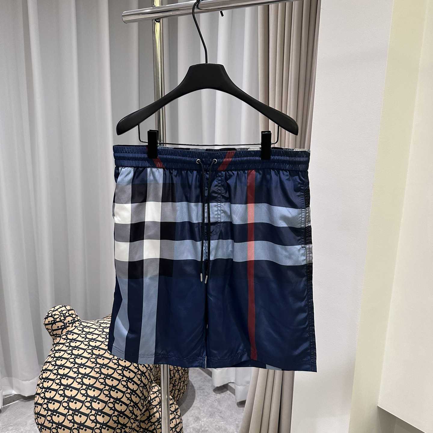 Burberry Shorts    - EUR FASHION