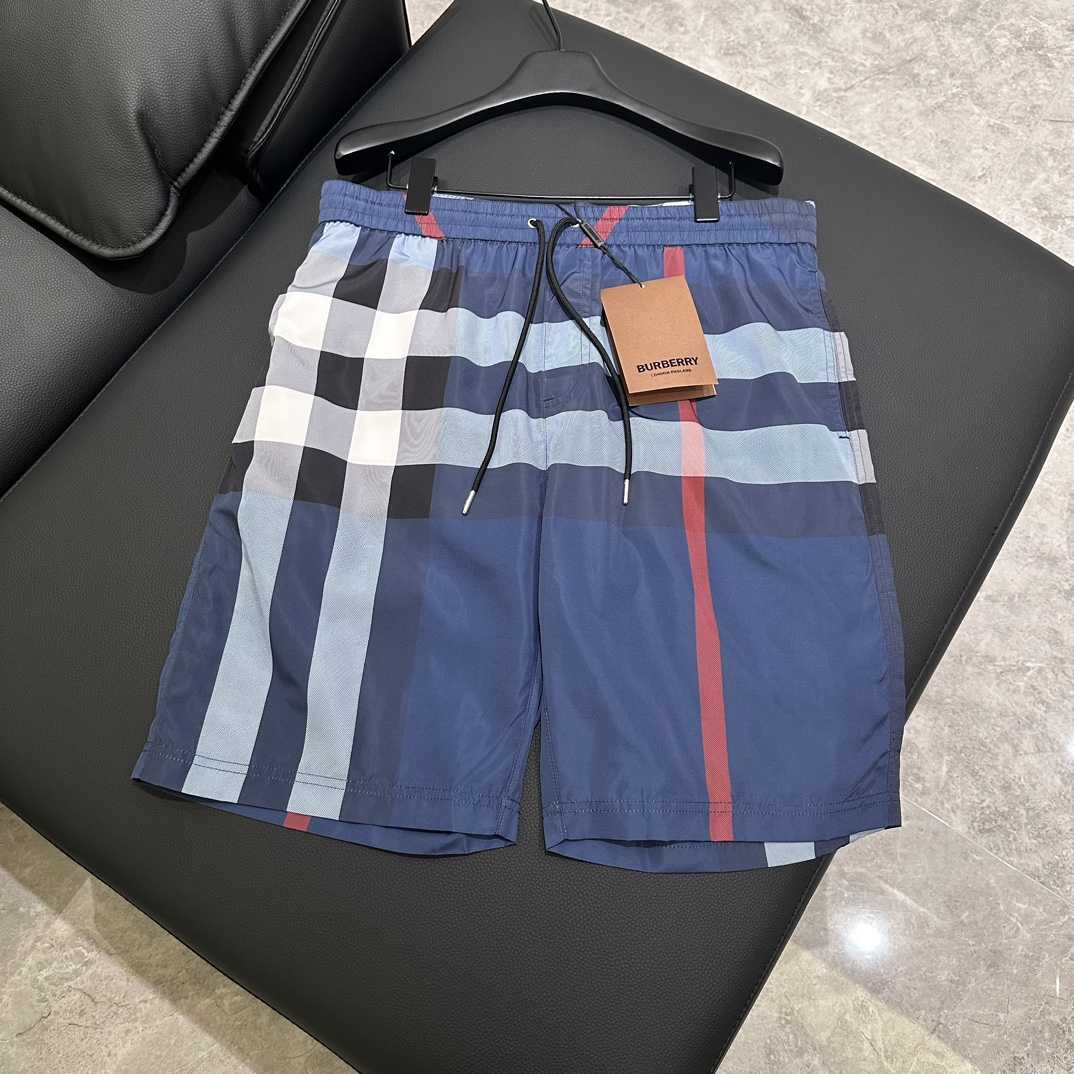 Burberry Shorts    - EUR FASHION