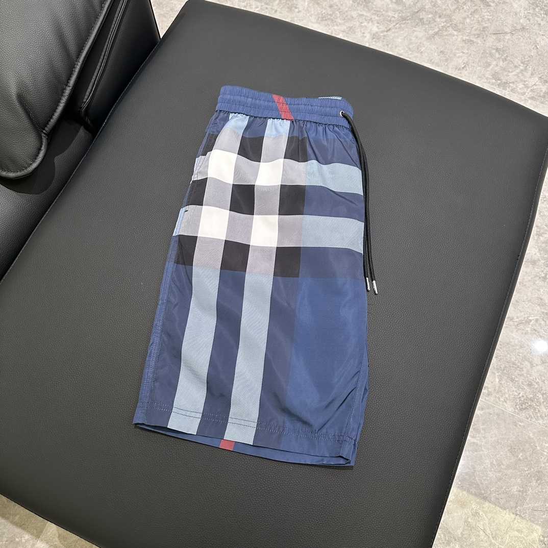 Burberry Shorts    - EUR FASHION