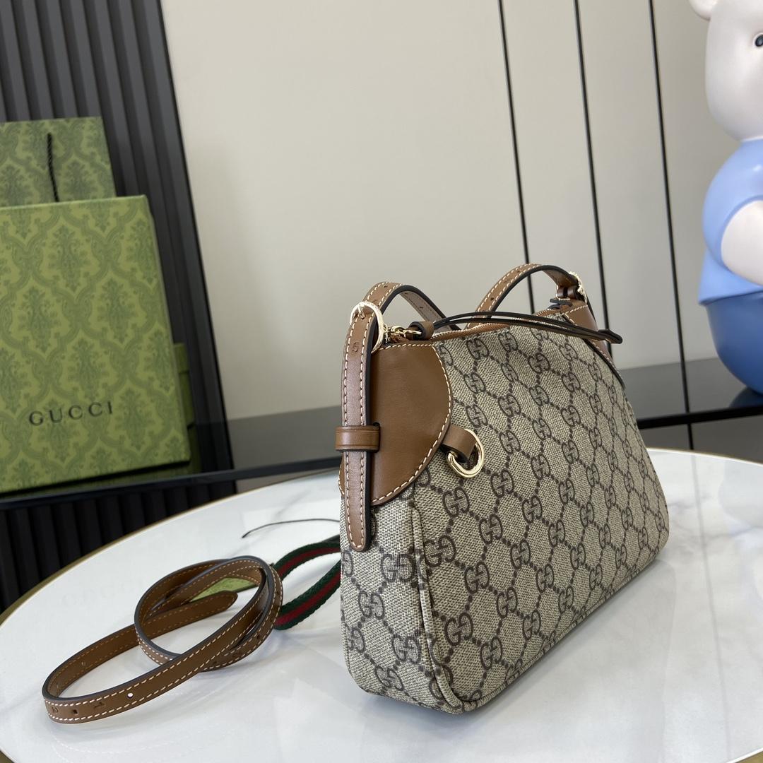 Gucci GG Emblem Small Shoulder Bag - EUR FASHION