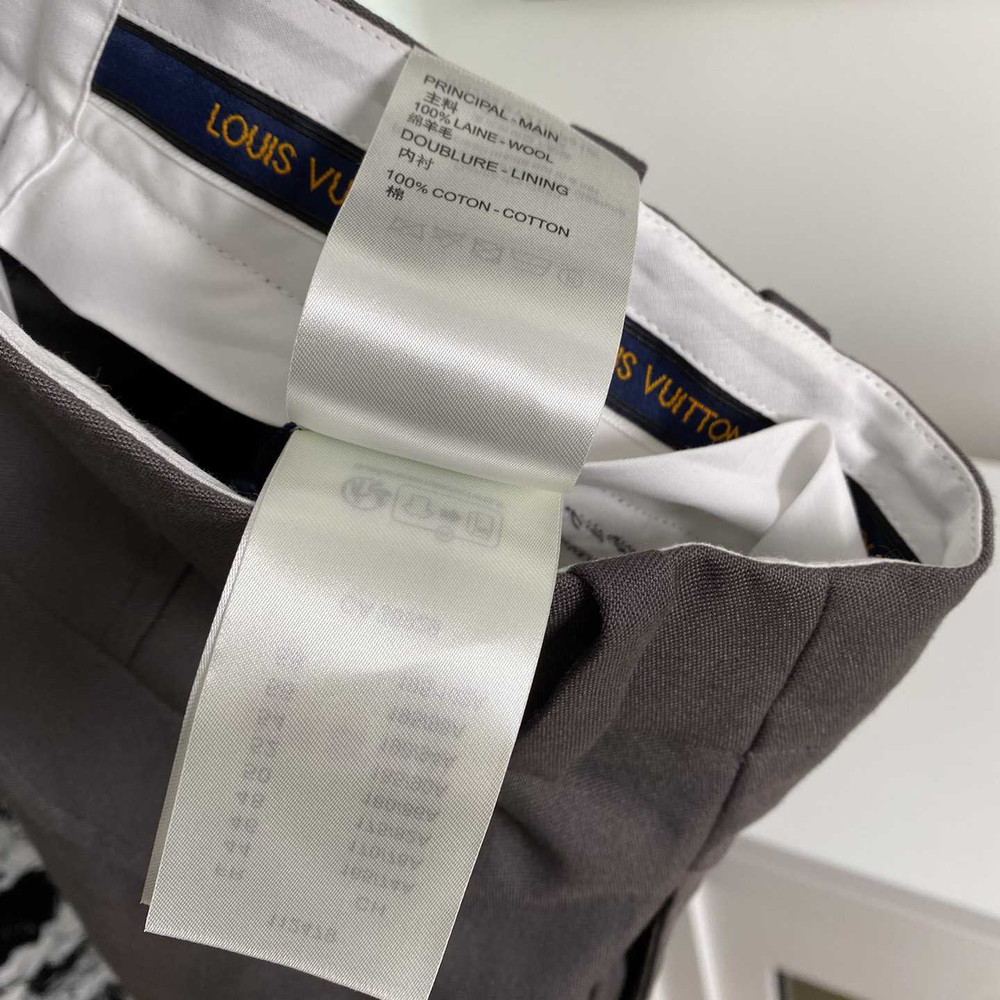 Louis Vuitton Pants - EUR FASHION